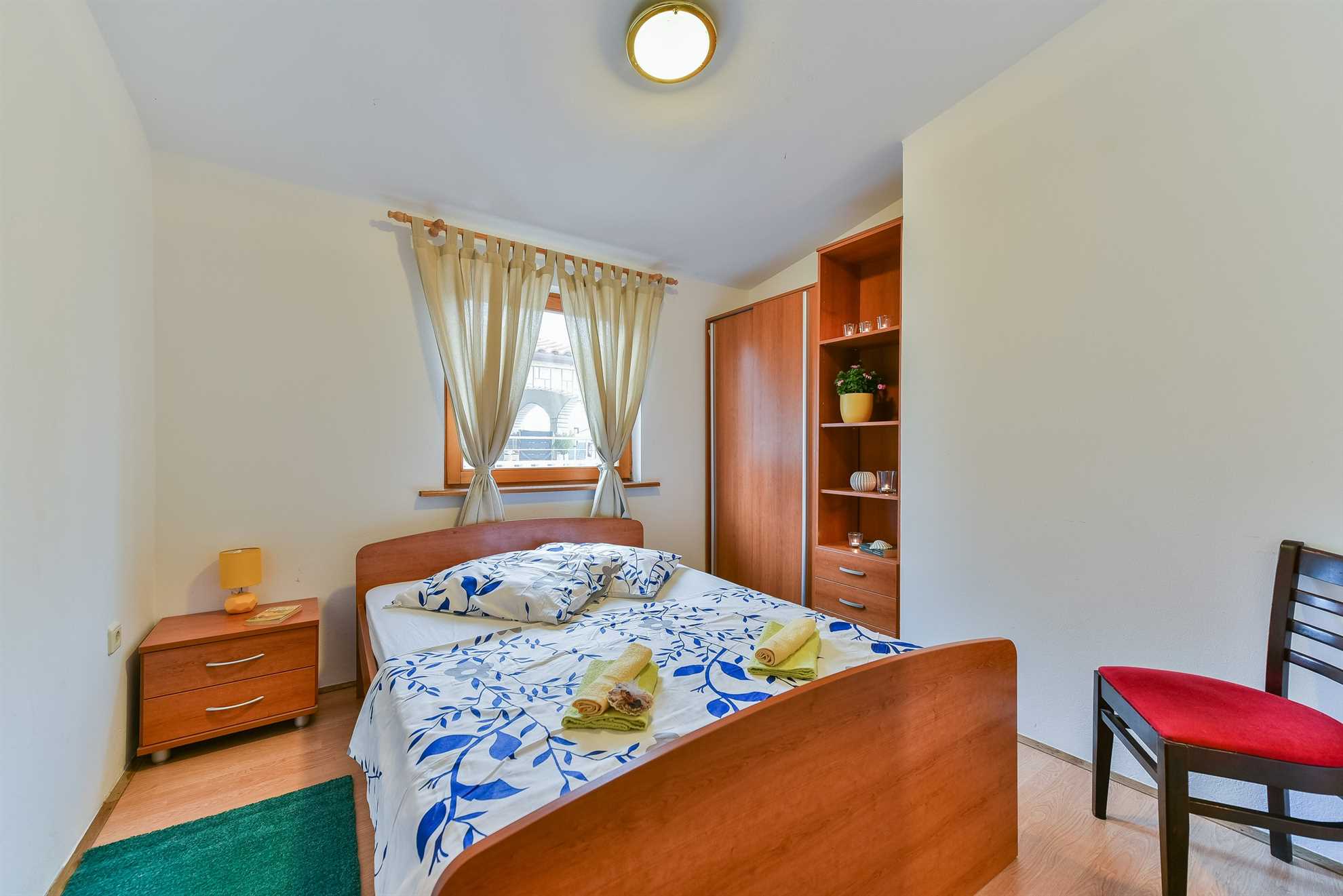 Spacious apartment for 6-8 persons | just 80 m from beach | with sea view