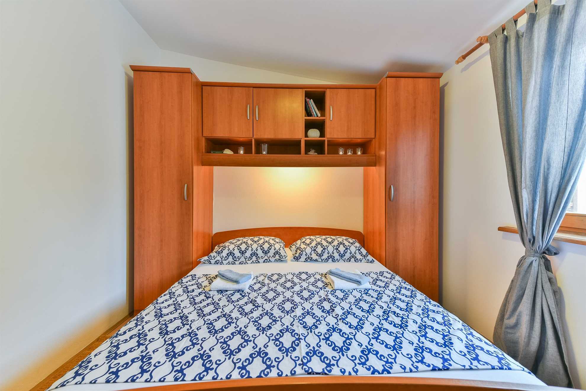 Spacious apartment for 6-8 persons | just 80 m from beach | with sea view