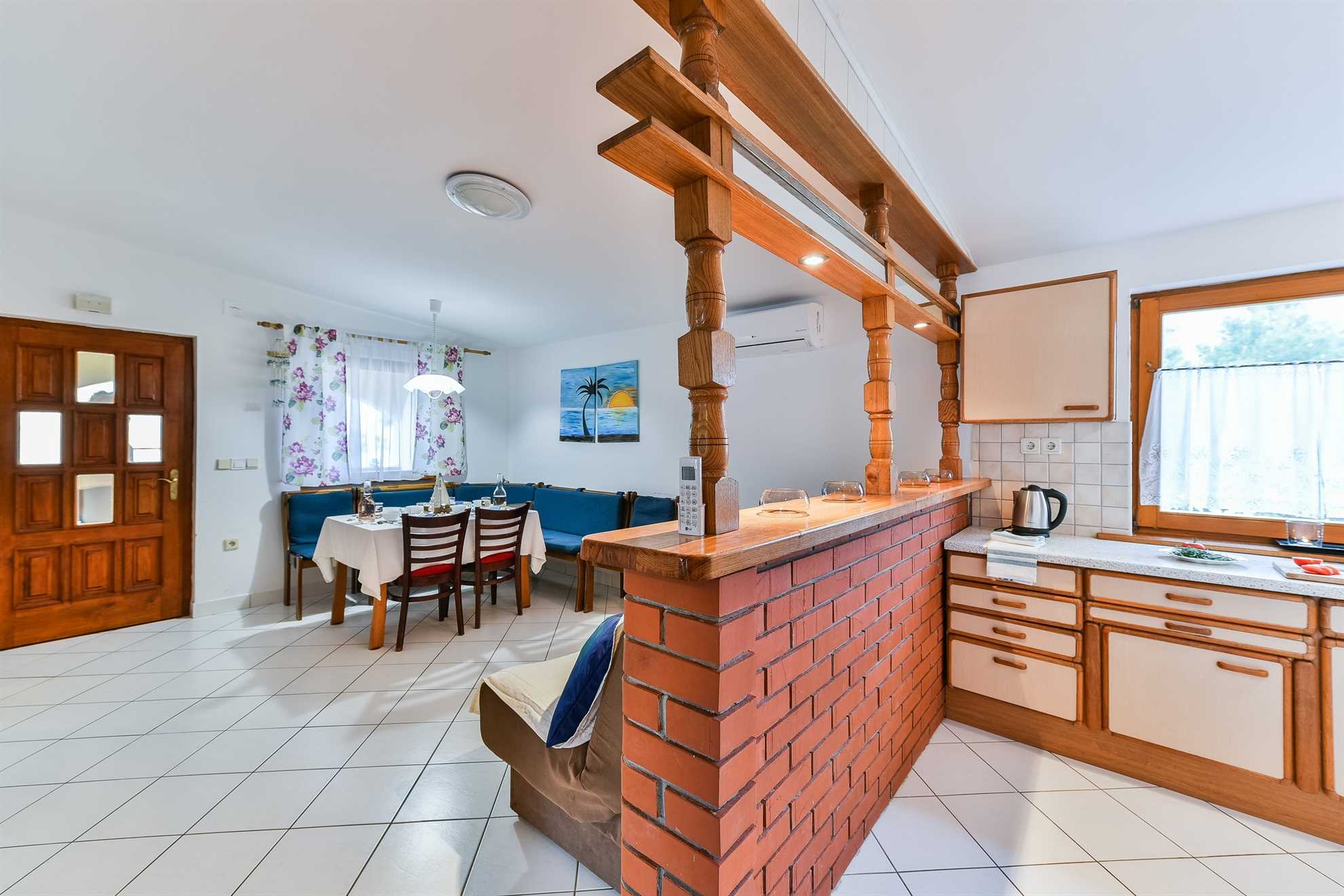 Spacious apartment for 6-8 persons | just 80 m from beach | with sea view