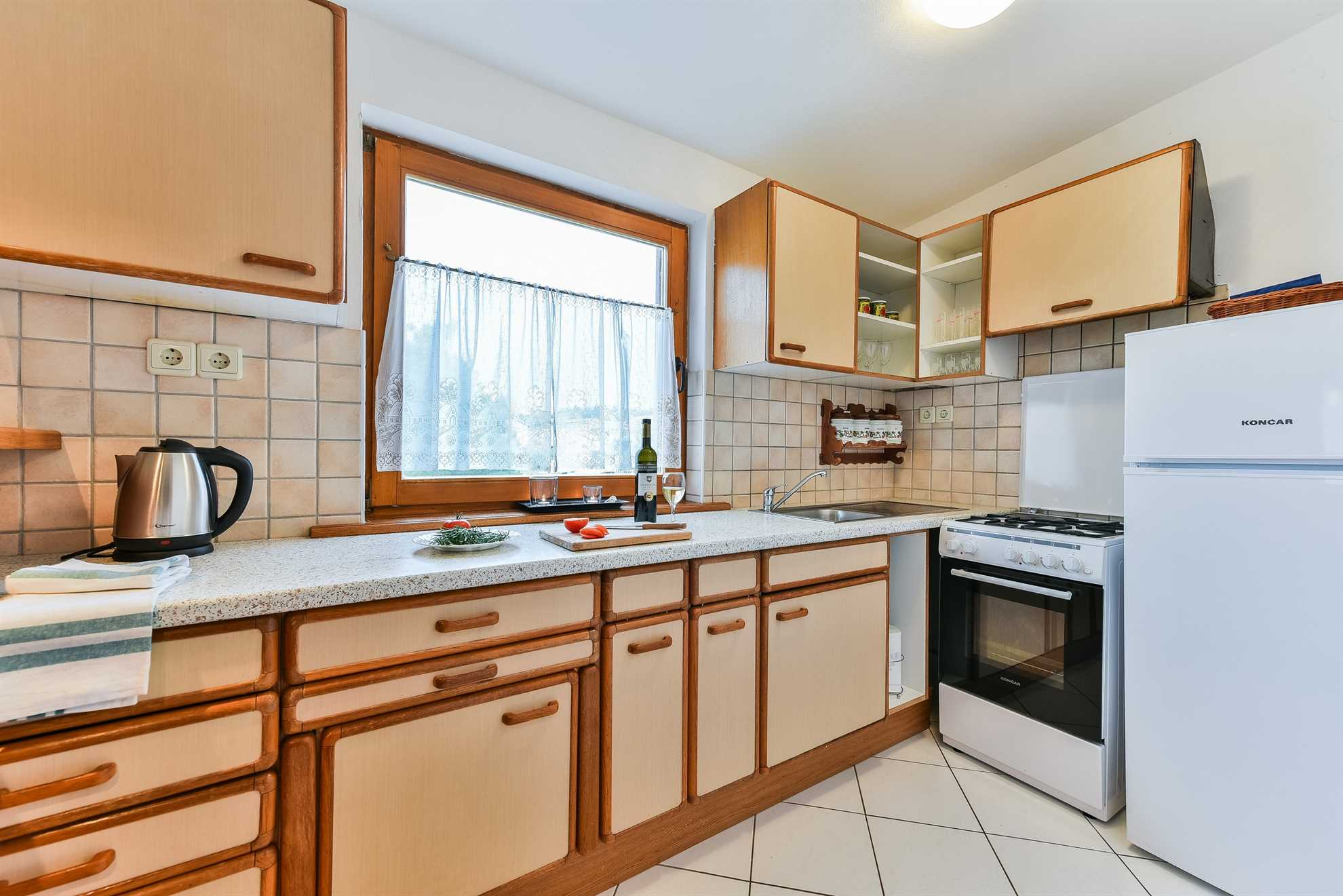 Spacious apartment for 6-8 persons | just 80 m from beach | with sea view