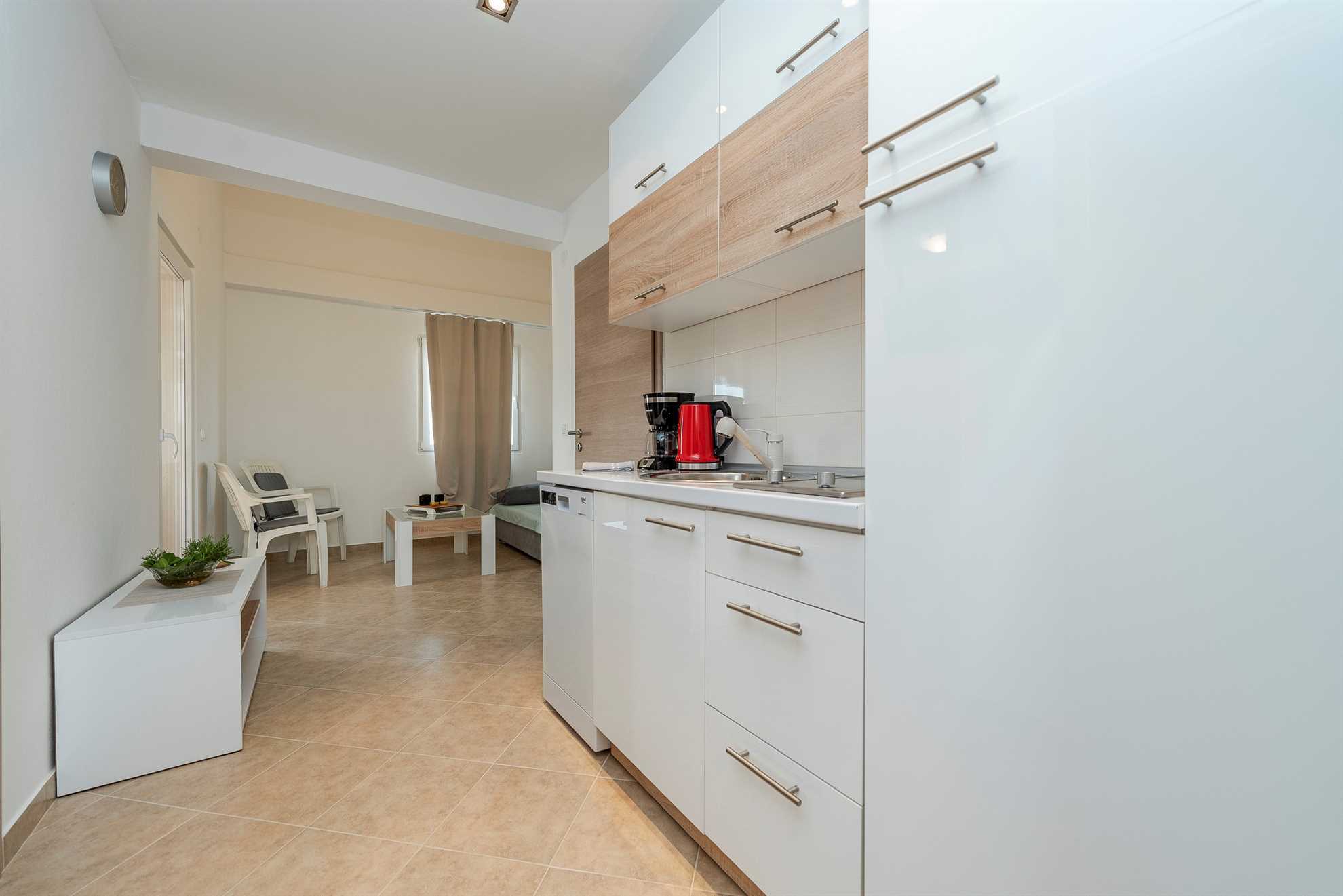 Apartmant just 100 m from beach | for 2-4 persons | air conditioning, Wi-Fi, BBQ