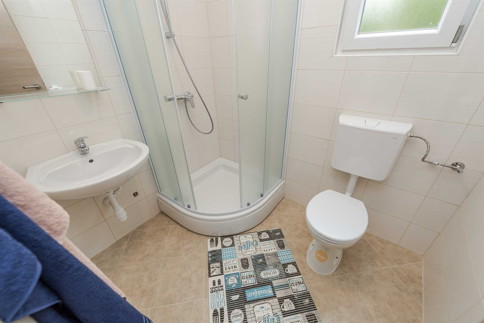Apartment just 100 m from beach | WiFi, air conditioning, parking | for 2-4 persons