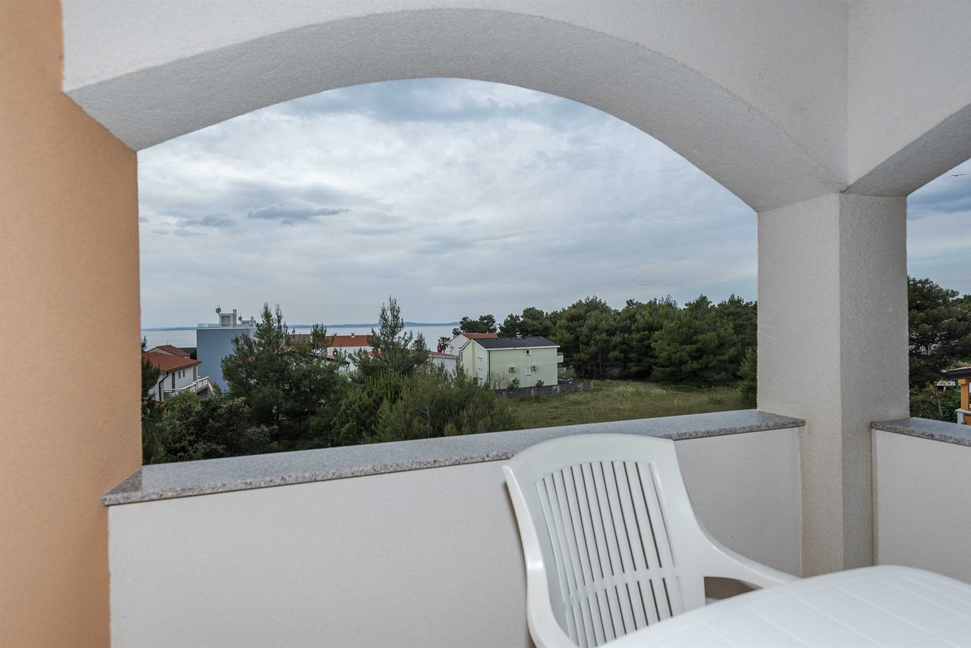 Apartment just 100 m from beach | WiFi, air conditioning, parking | for 2-4 persons