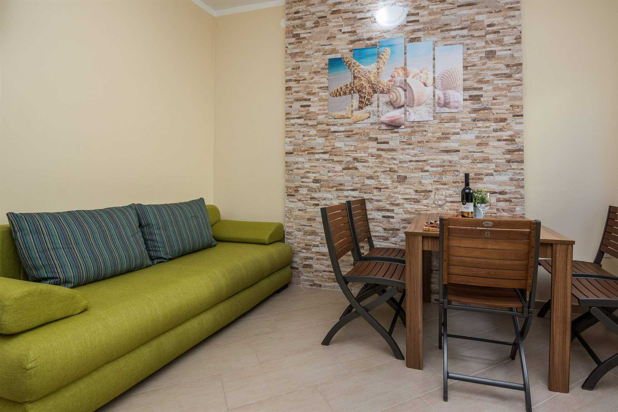 Modern studio apartment for 2 | 250 m from beach | air conditioning, WiFi, satellite tv