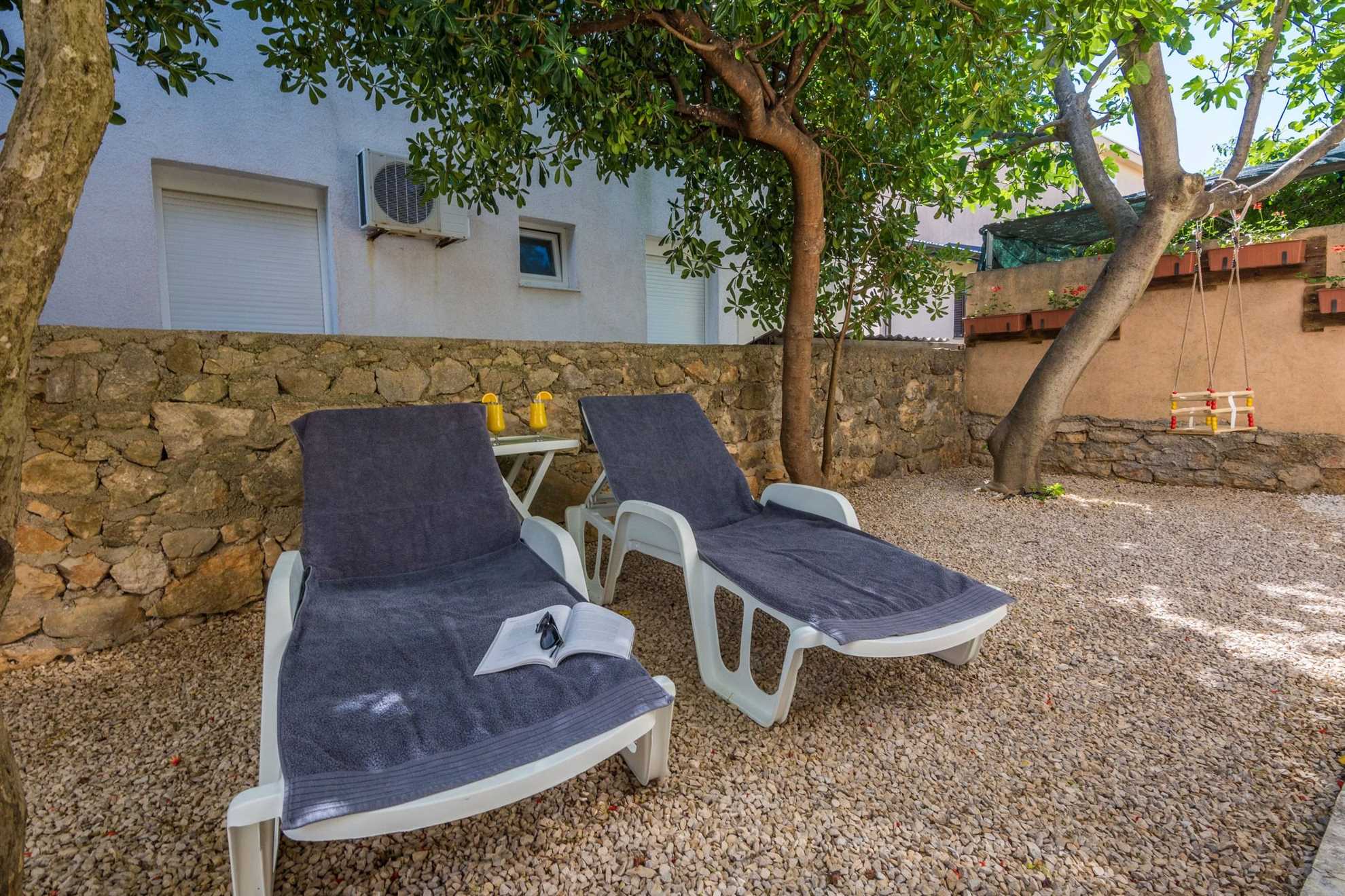 Apartment in a quiet area | for 2 persons | 250 m from beach