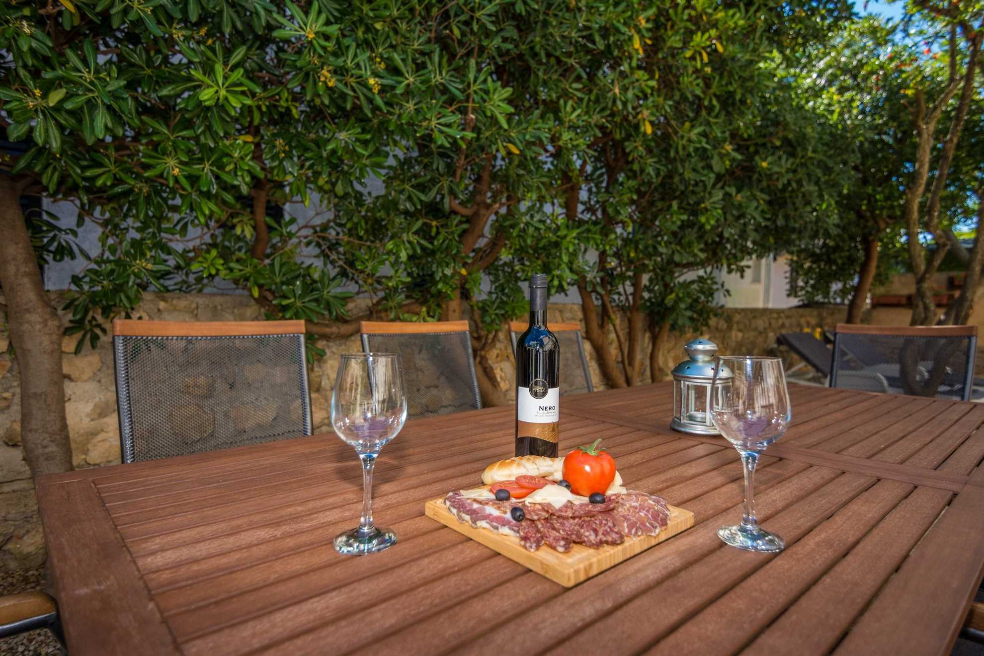 Ideal for 2 persons | apartment with garden and BBQ | Studio app