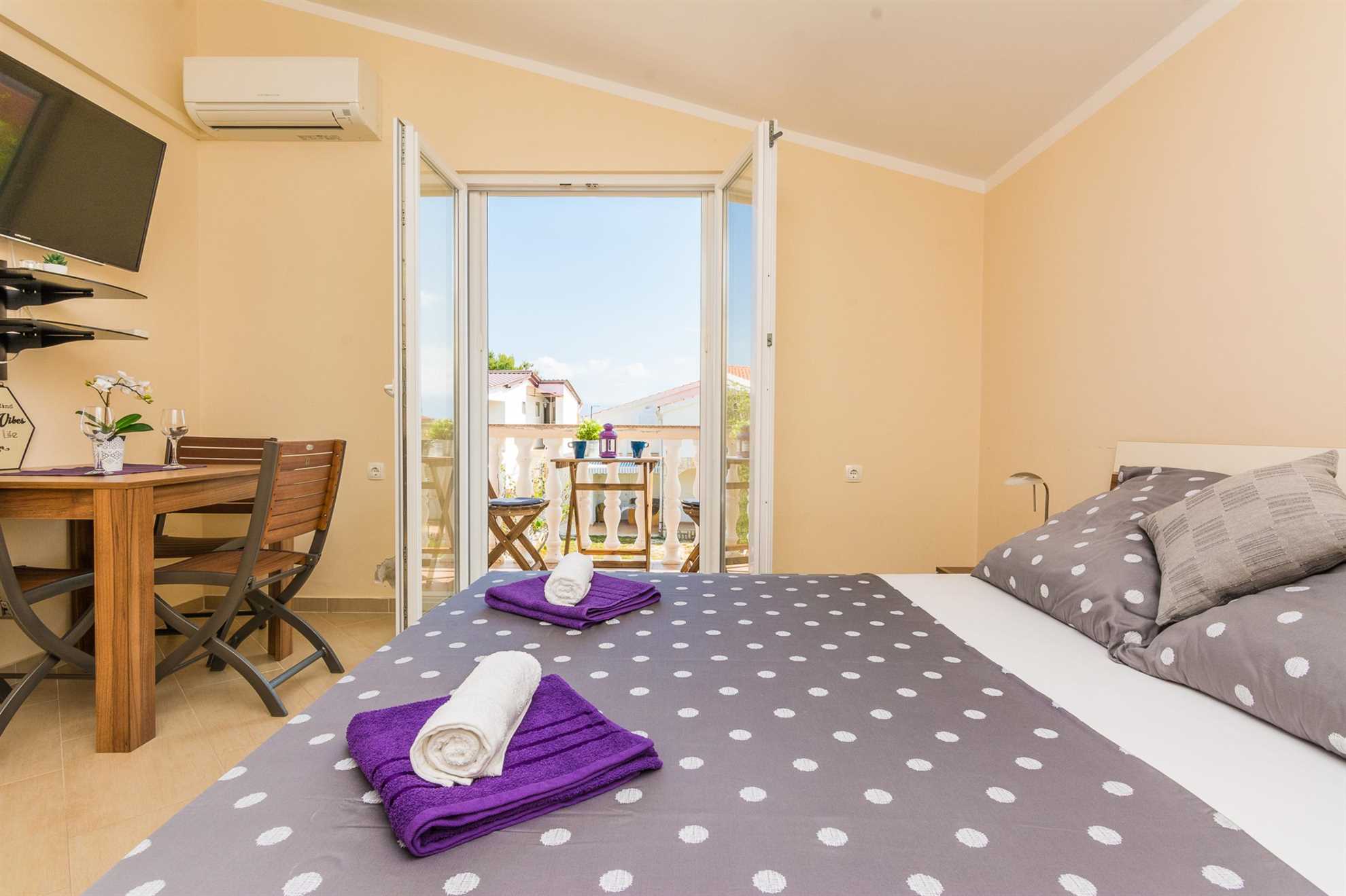 With air conditioning, WiFi, satellite tv, garden, BBQ | 3 stars studio apartment