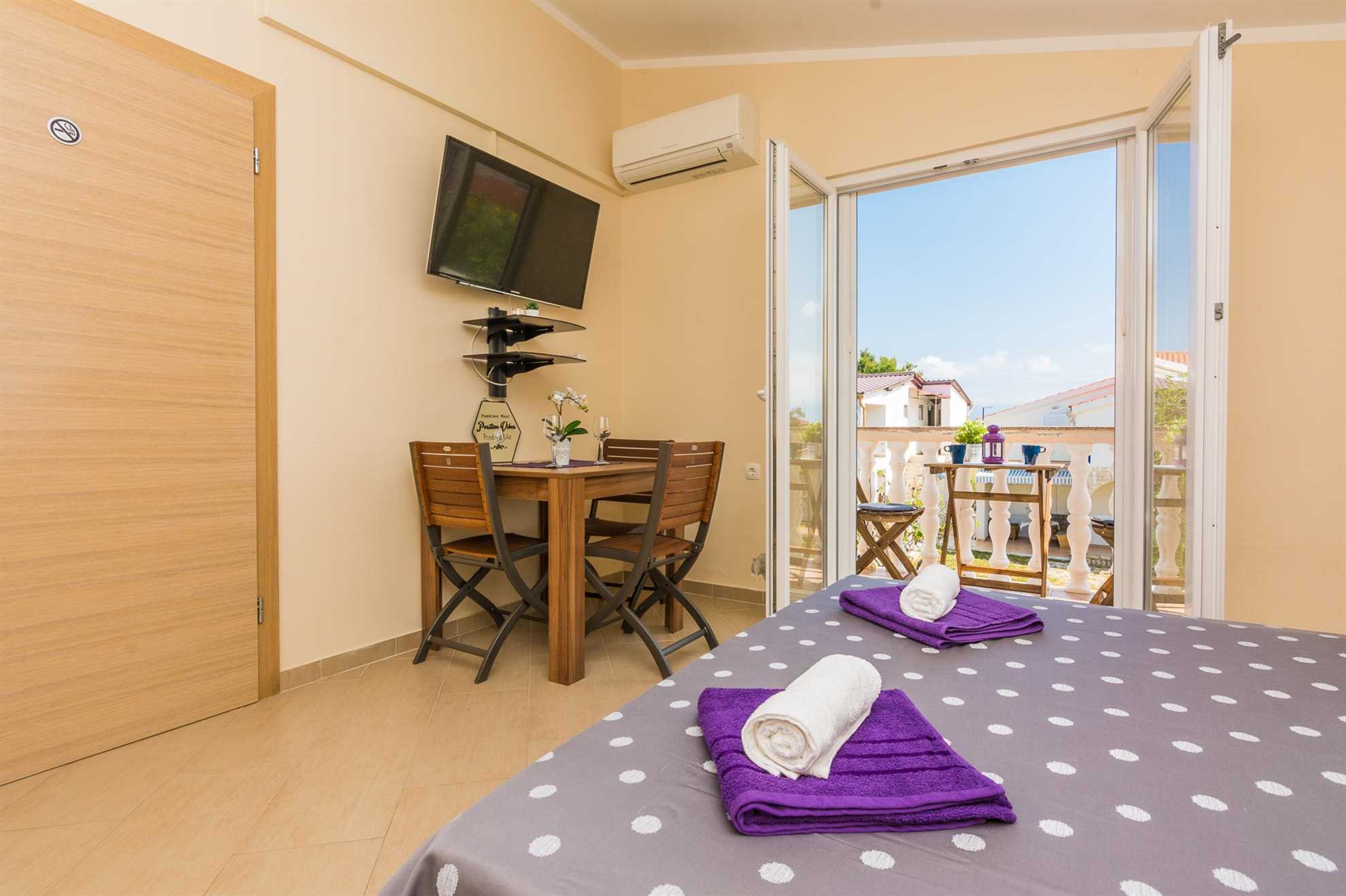 With air conditioning, WiFi, satellite tv, garden, BBQ | 3 stars studio apartment