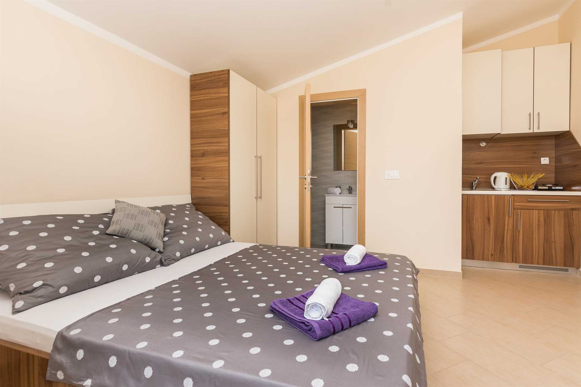 With air conditioning, WiFi, satellite tv, garden, BBQ | 3 stars studio apartment