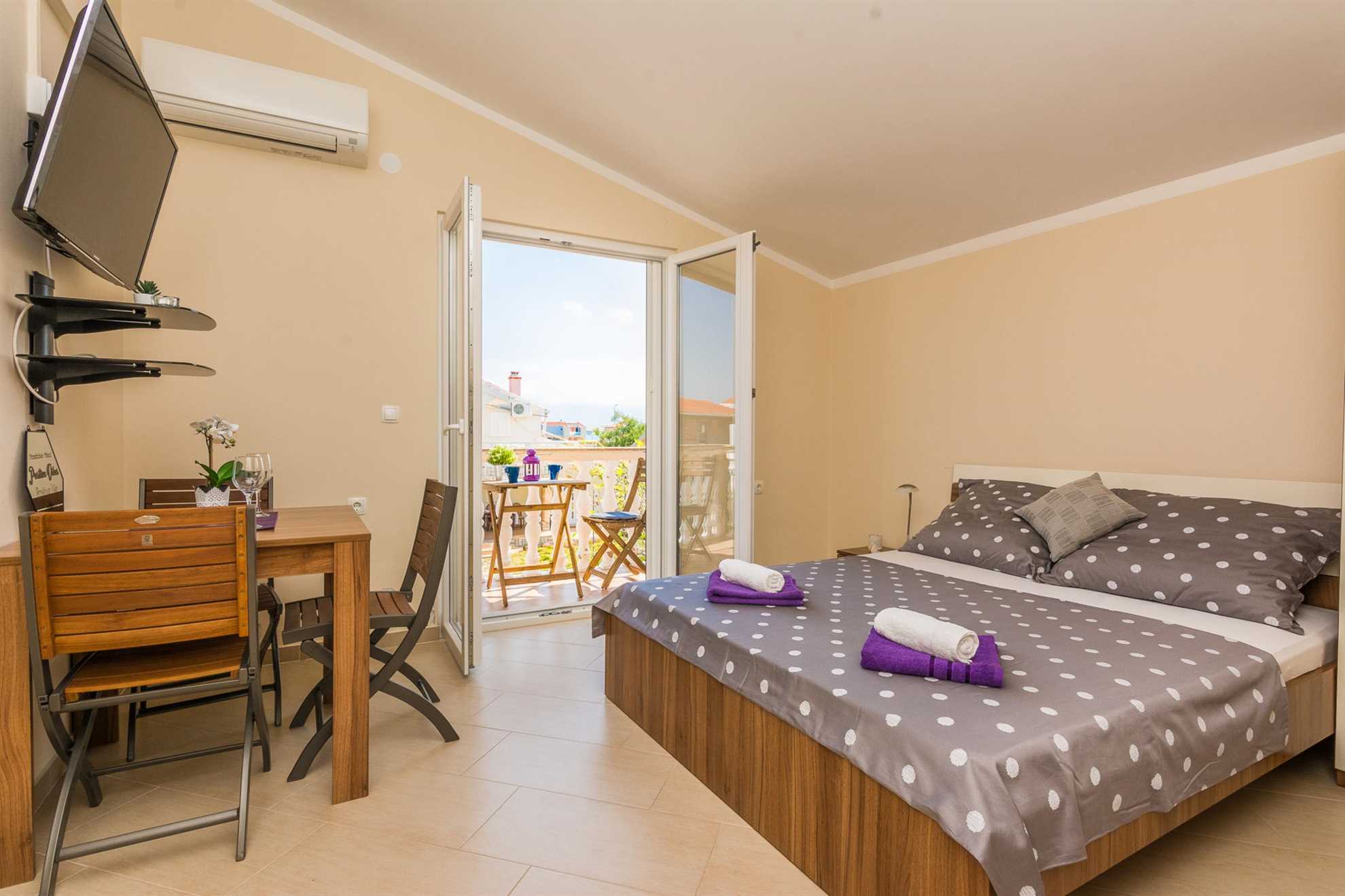 With air conditioning, WiFi, satellite tv, garden, BBQ | 3 stars studio apartment