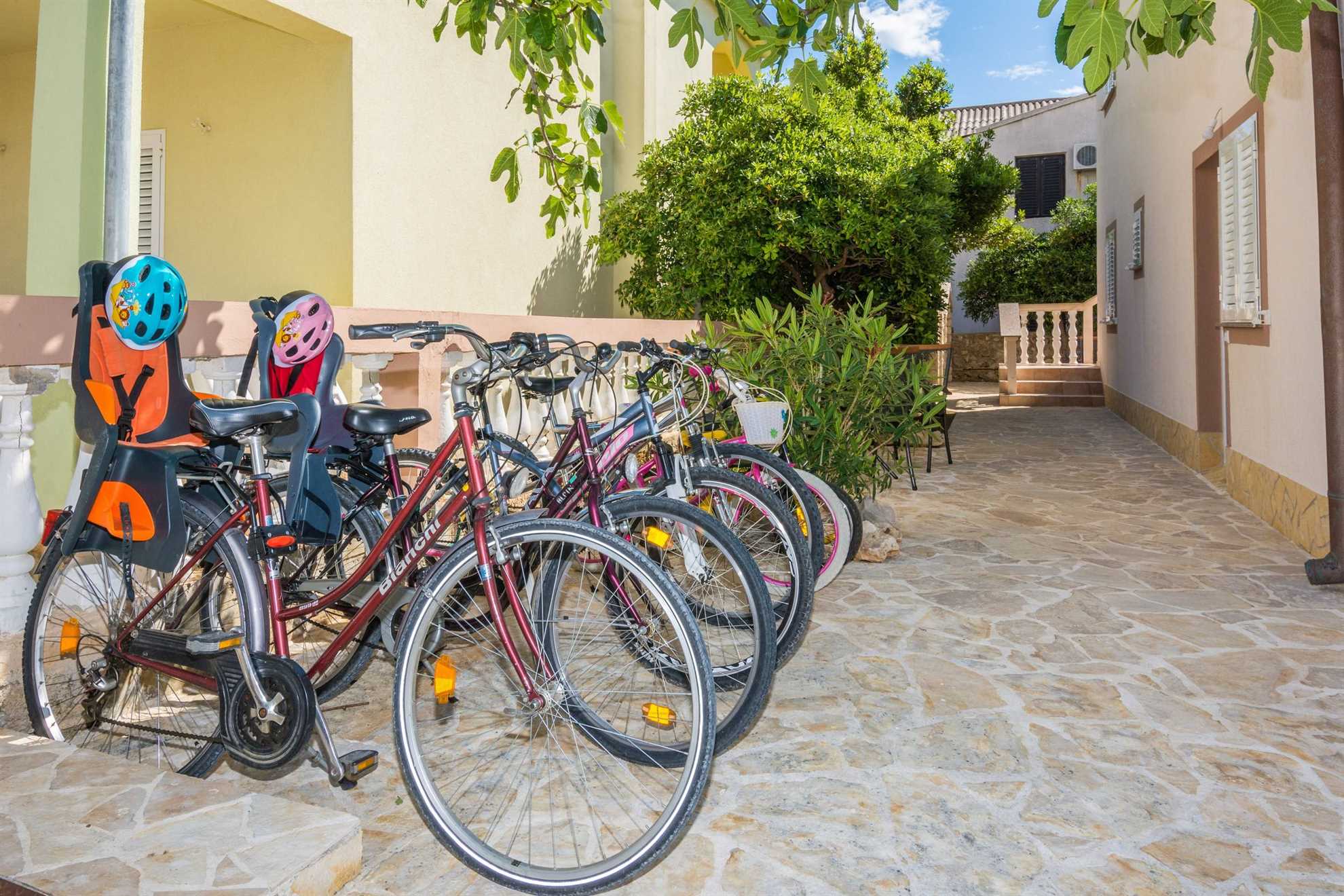 With air conditioning, WiFi, satellite tv, garden, BBQ | 3 stars studio apartment