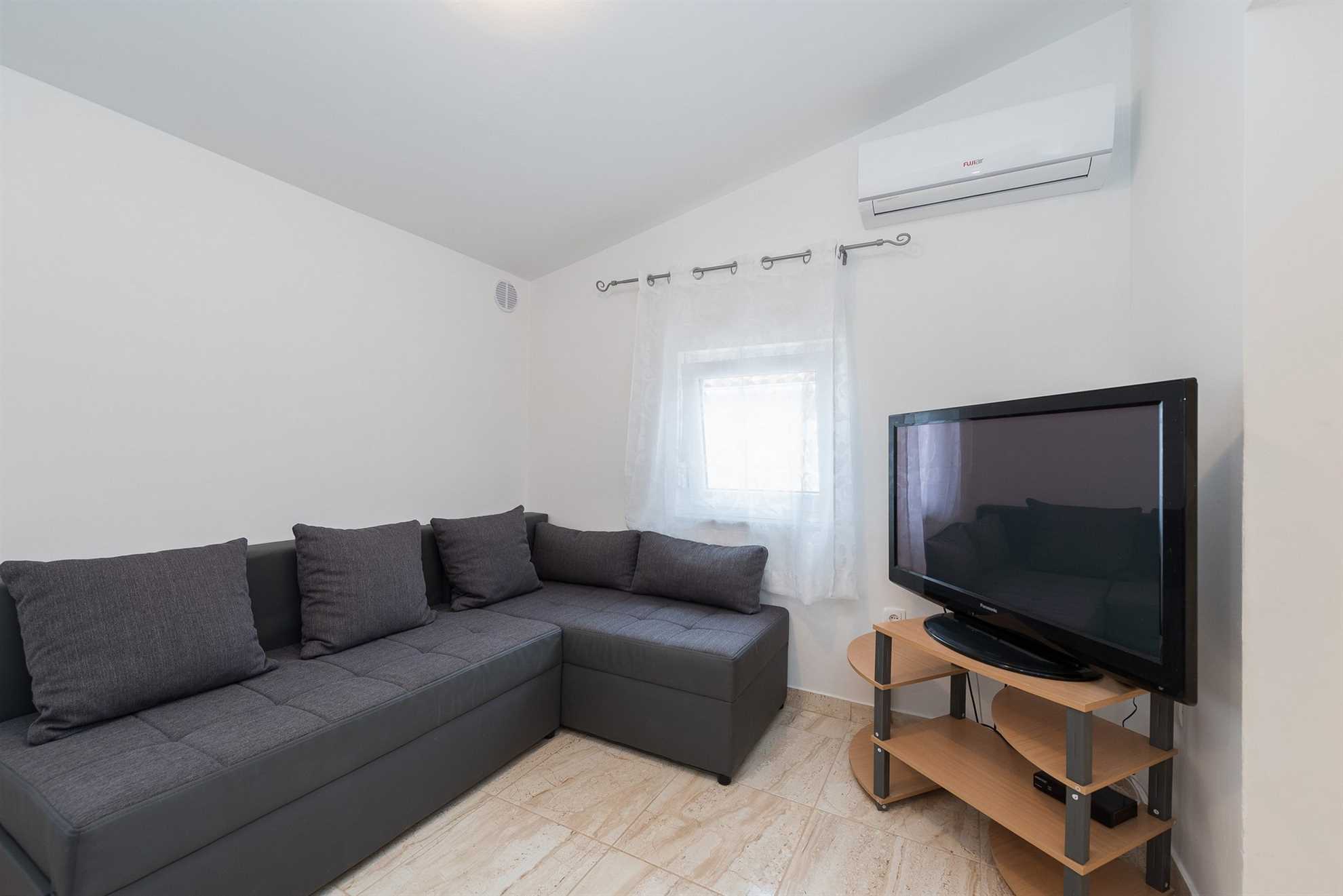 Ideal for 4 persons | air conditioning, WiFi, satellite tv, BBQ