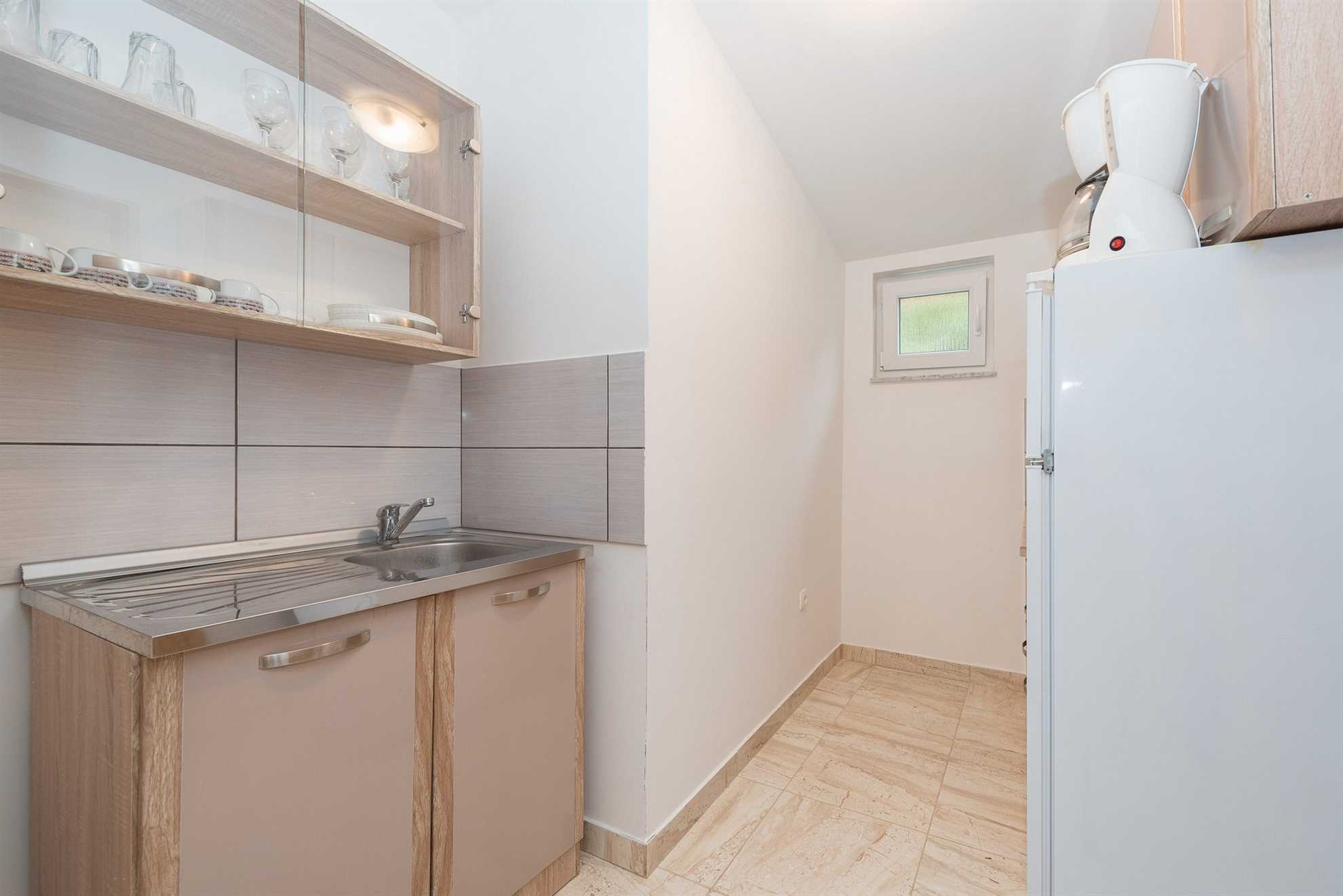 Ideal for 4 persons | air conditioning, WiFi, satellite tv, BBQ