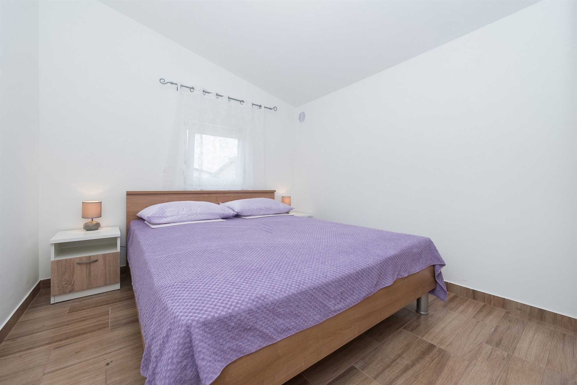 Ideal for 4 persons | air conditioning, WiFi, satellite tv, BBQ
