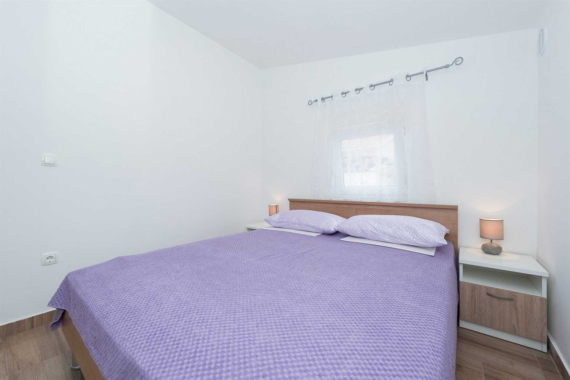 Ideal for 4 persons | air conditioning, WiFi, satellite tv, BBQ