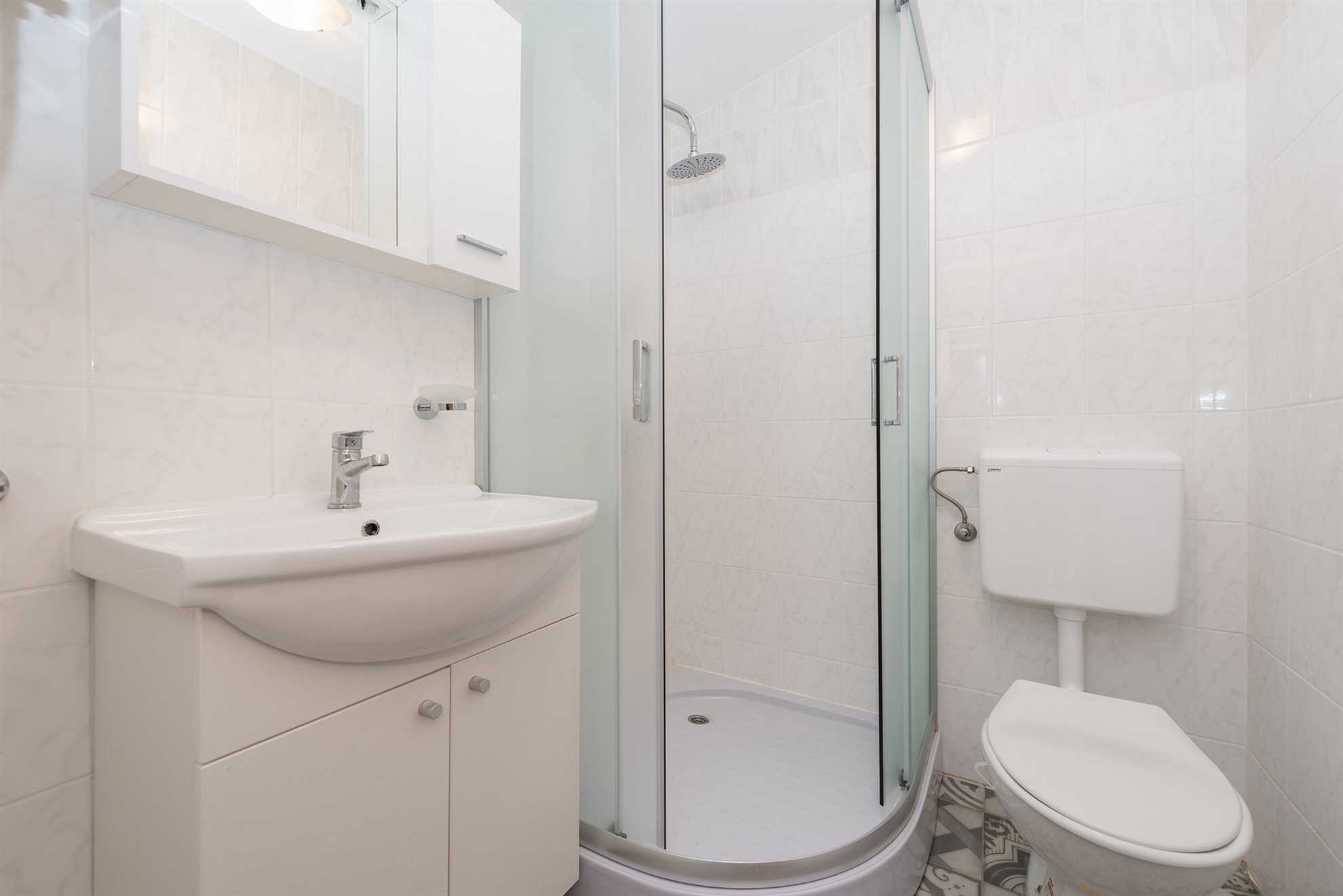 Ideal for 4 persons | air conditioning, WiFi, satellite tv, BBQ
