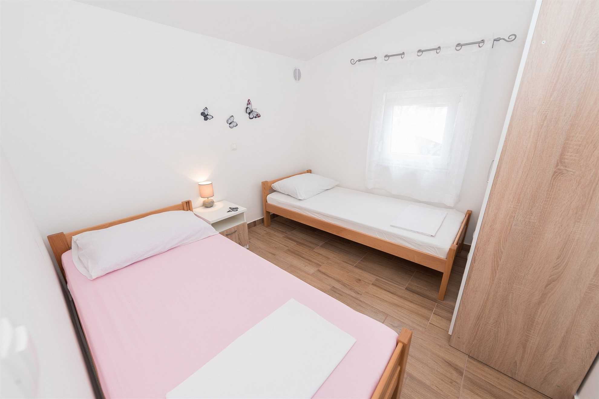 Ideal for 4 persons | air conditioning, WiFi, satellite tv, BBQ