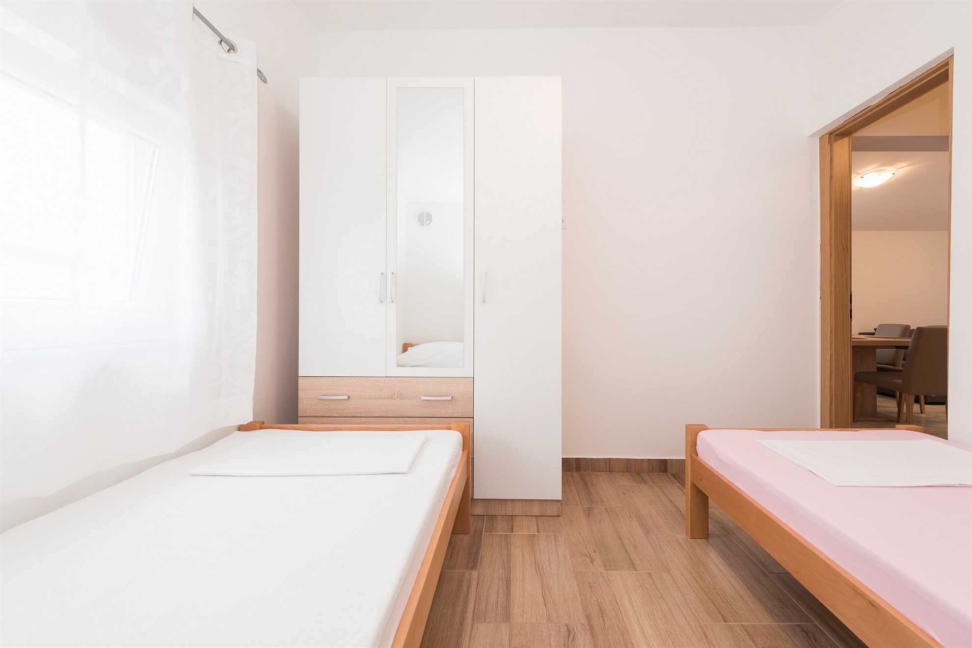 Ideal for 4 persons | air conditioning, WiFi, satellite tv, BBQ