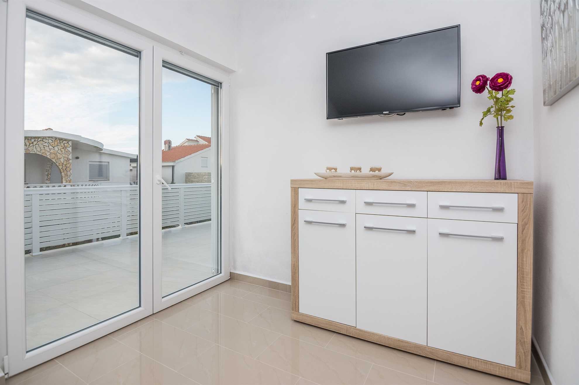 3 stars apartment just 70 m from beach | air conditioning, Wi-Fi, satellite tv | for 2-4 persons