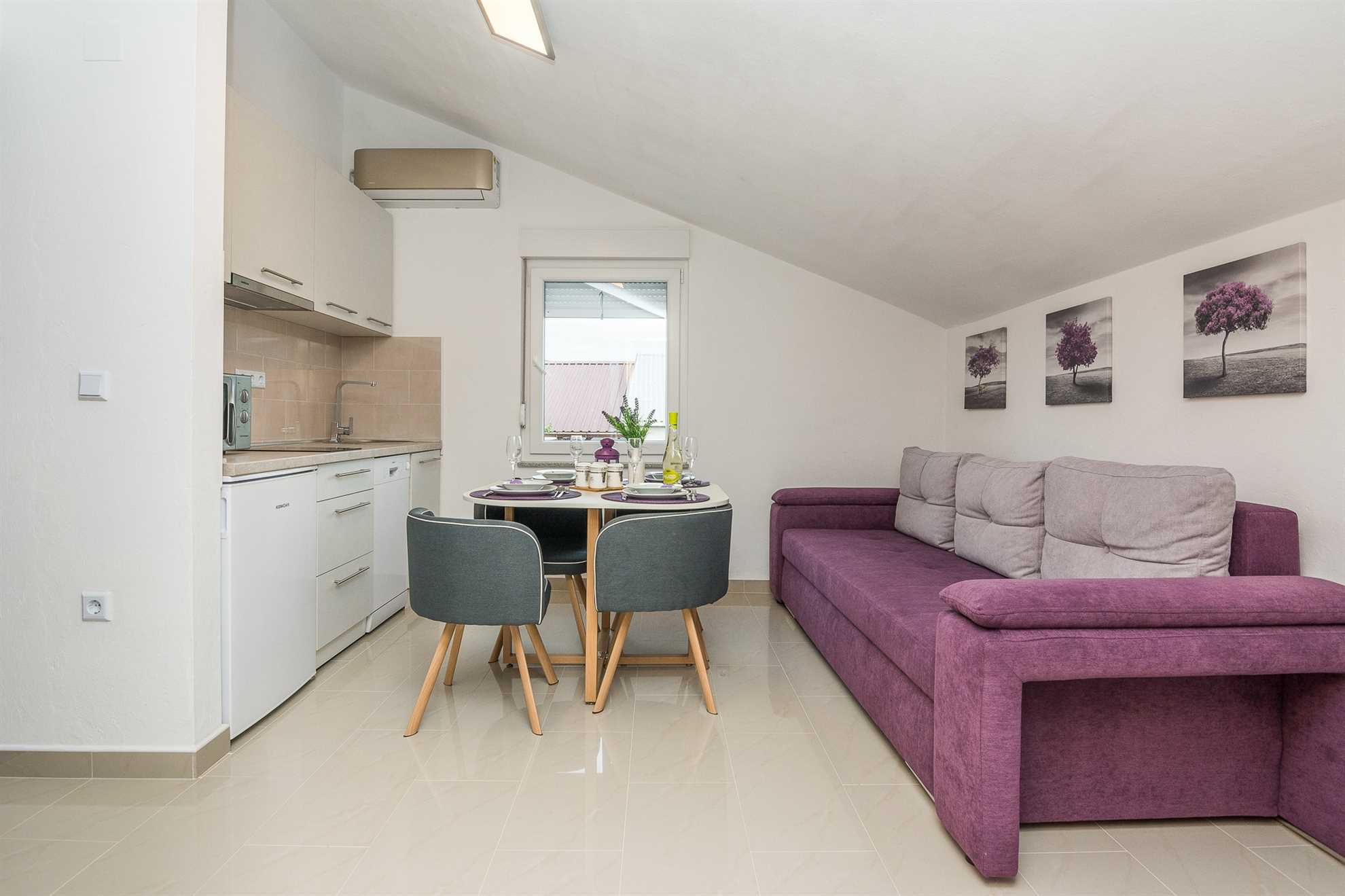 3 stars apartment just 70 m from beach | air conditioning, Wi-Fi, satellite tv | for 2-4 persons