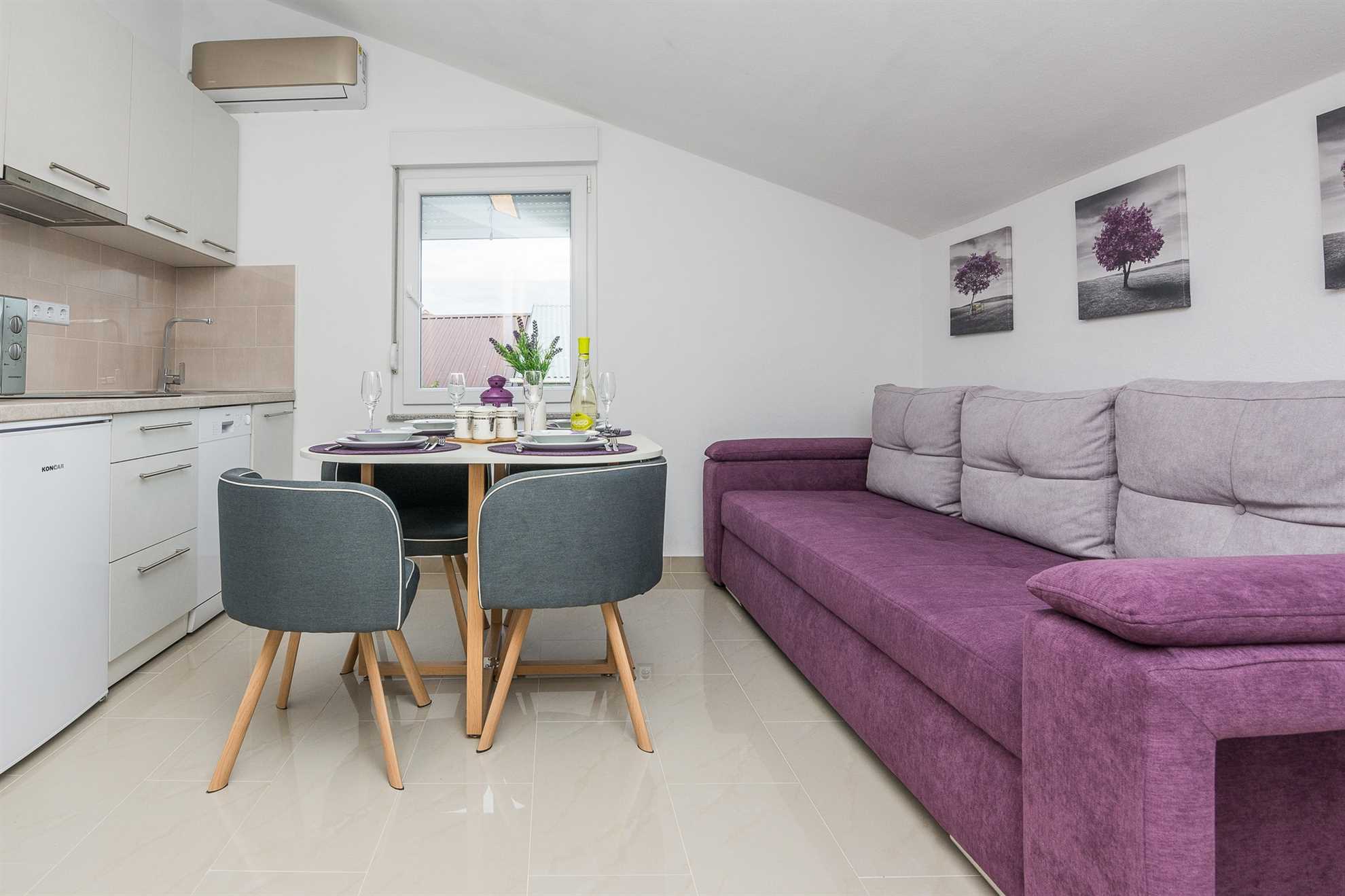 3 stars apartment just 70 m from beach | air conditioning, Wi-Fi, satellite tv | for 2-4 persons