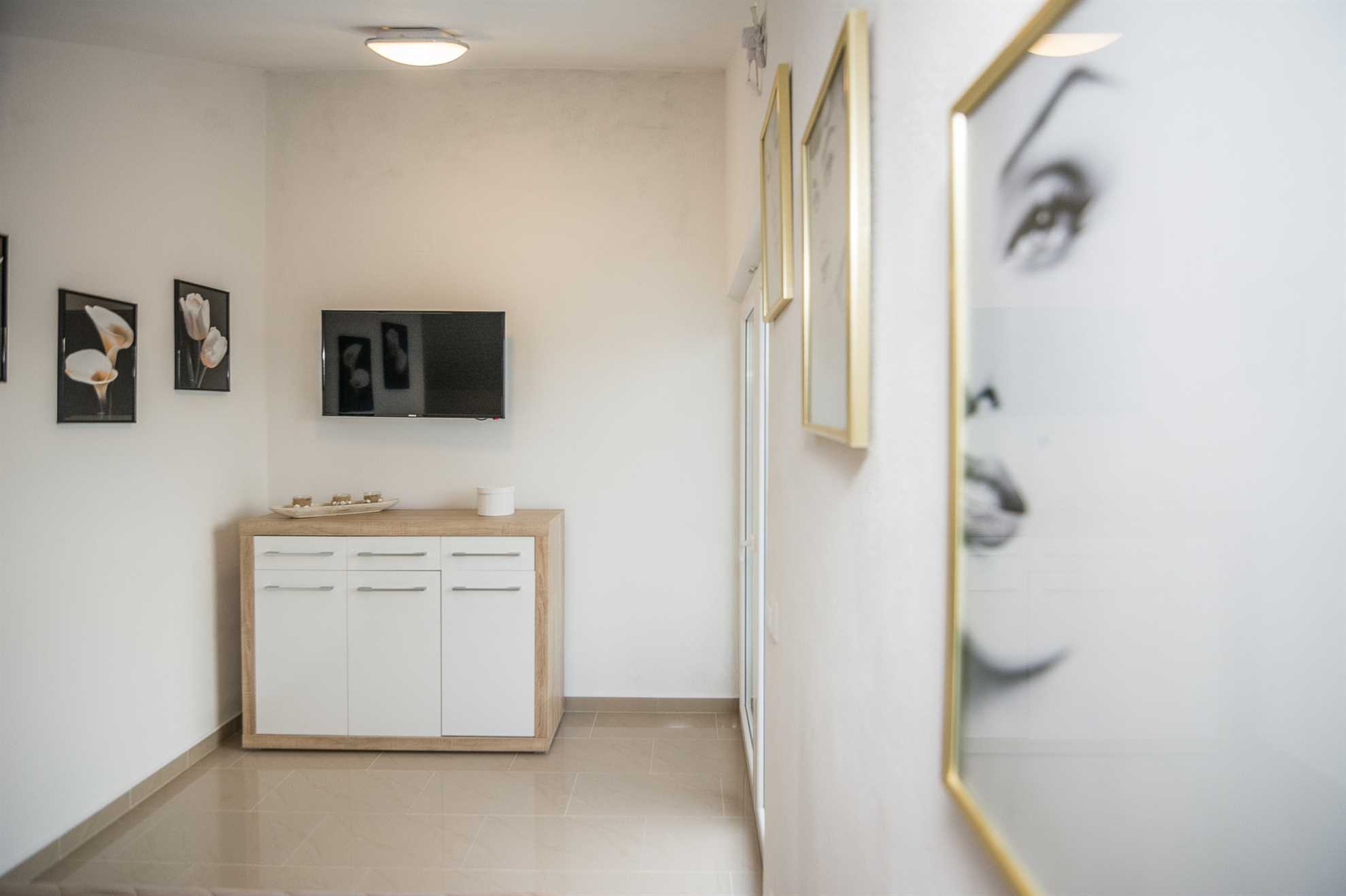 3 stars apartment just 70 m from beach | air conditioning, Wi-Fi, satellite tv | for 2-4 persons