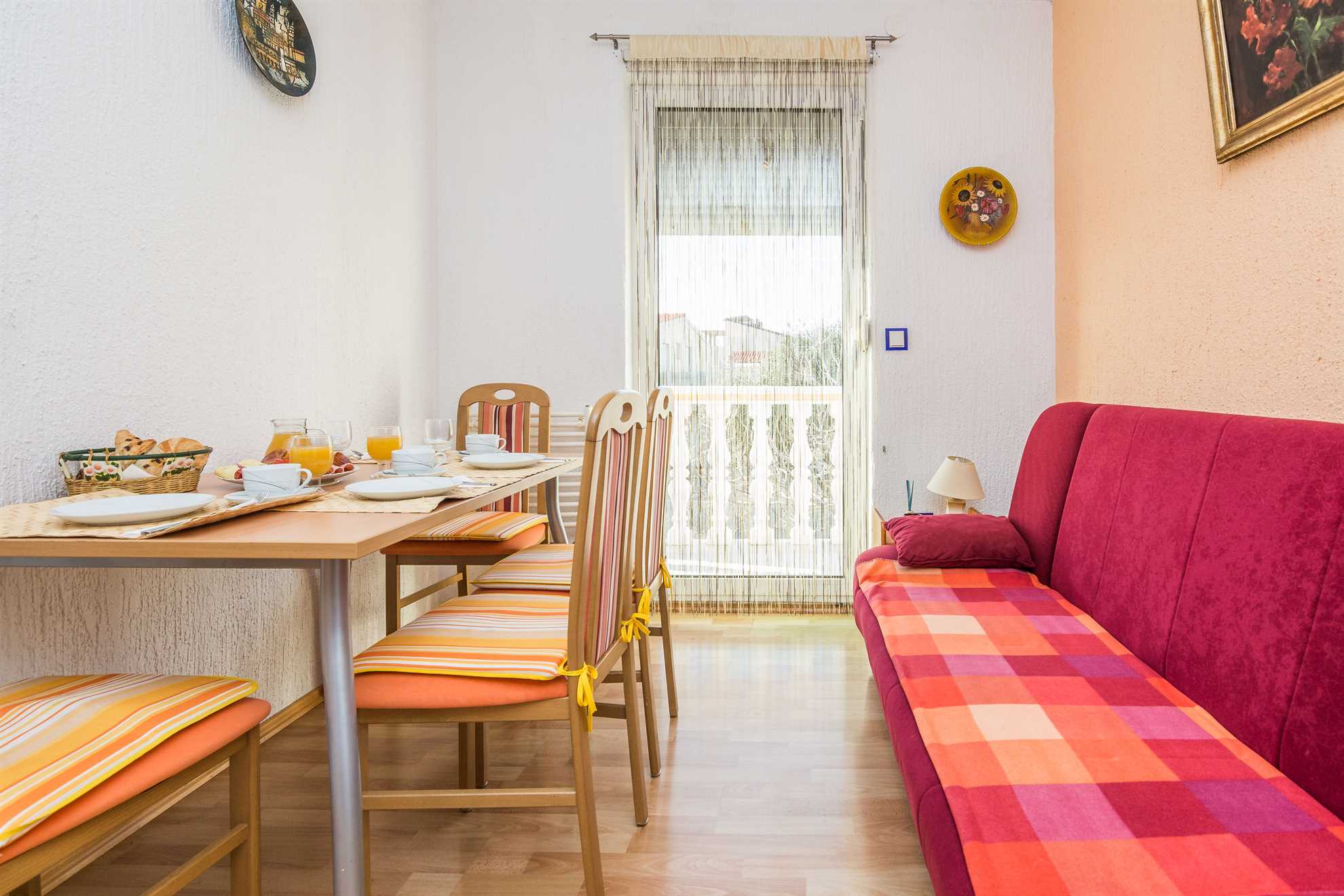 Apartment for 4-6 persons | Air conditioning, satelite tv, wifi Internet | just 150 m from the beach