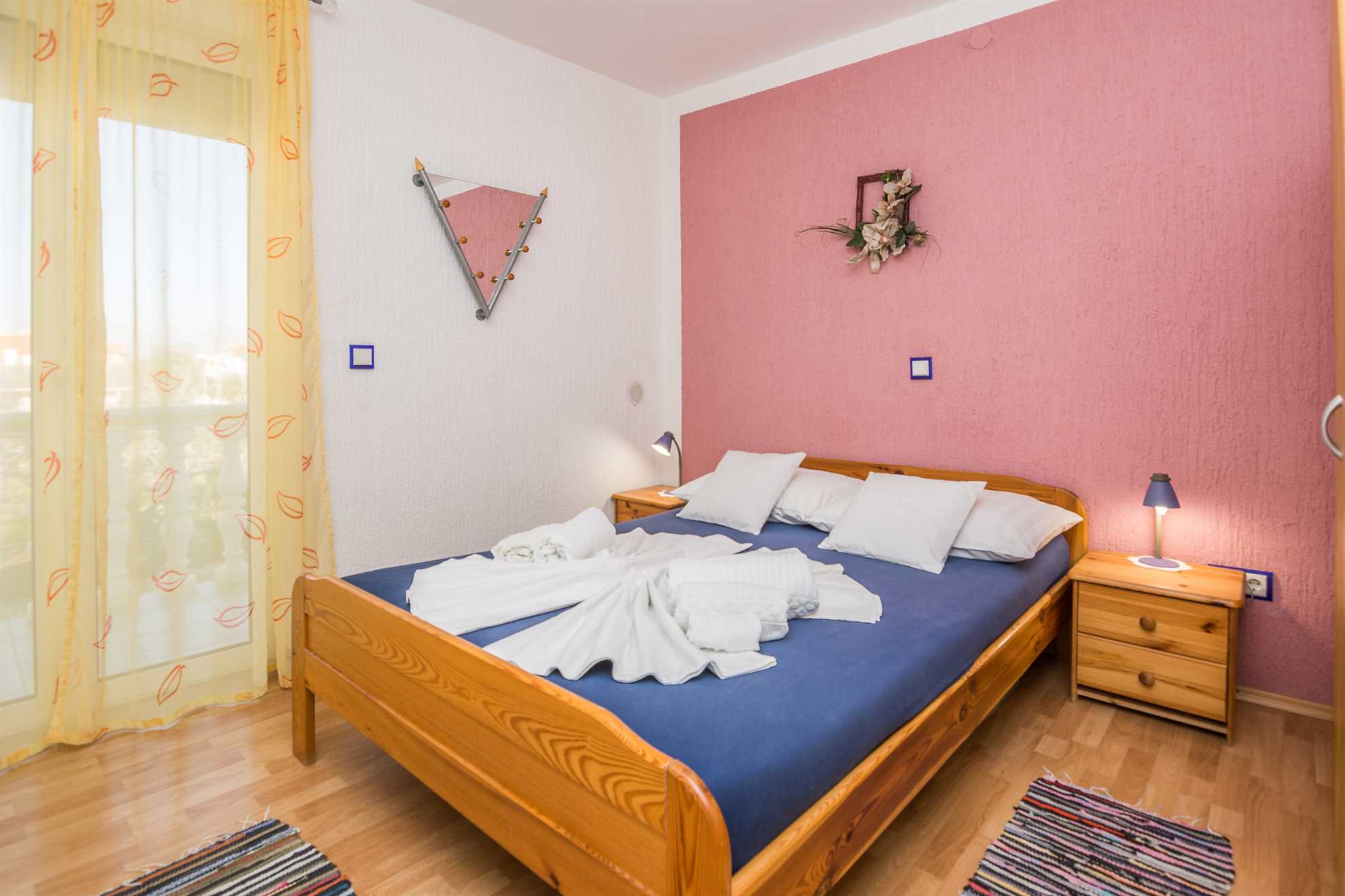 Apartment for 4-6 persons | Air conditioning, satelite tv, wifi Internet | just 150 m from the beach