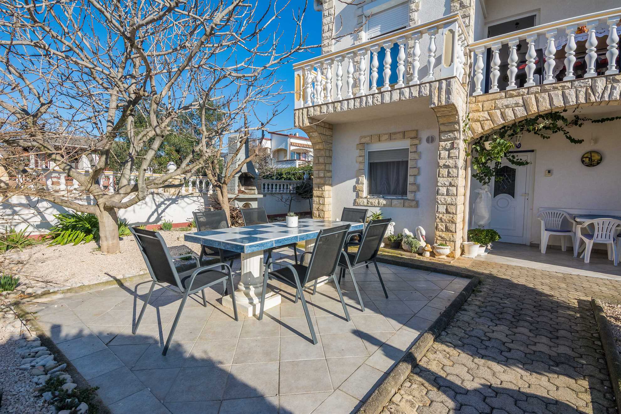 Apartment for 4-6 persons | Air conditioning, satelite tv, wifi Internet | just 150 m from the beach