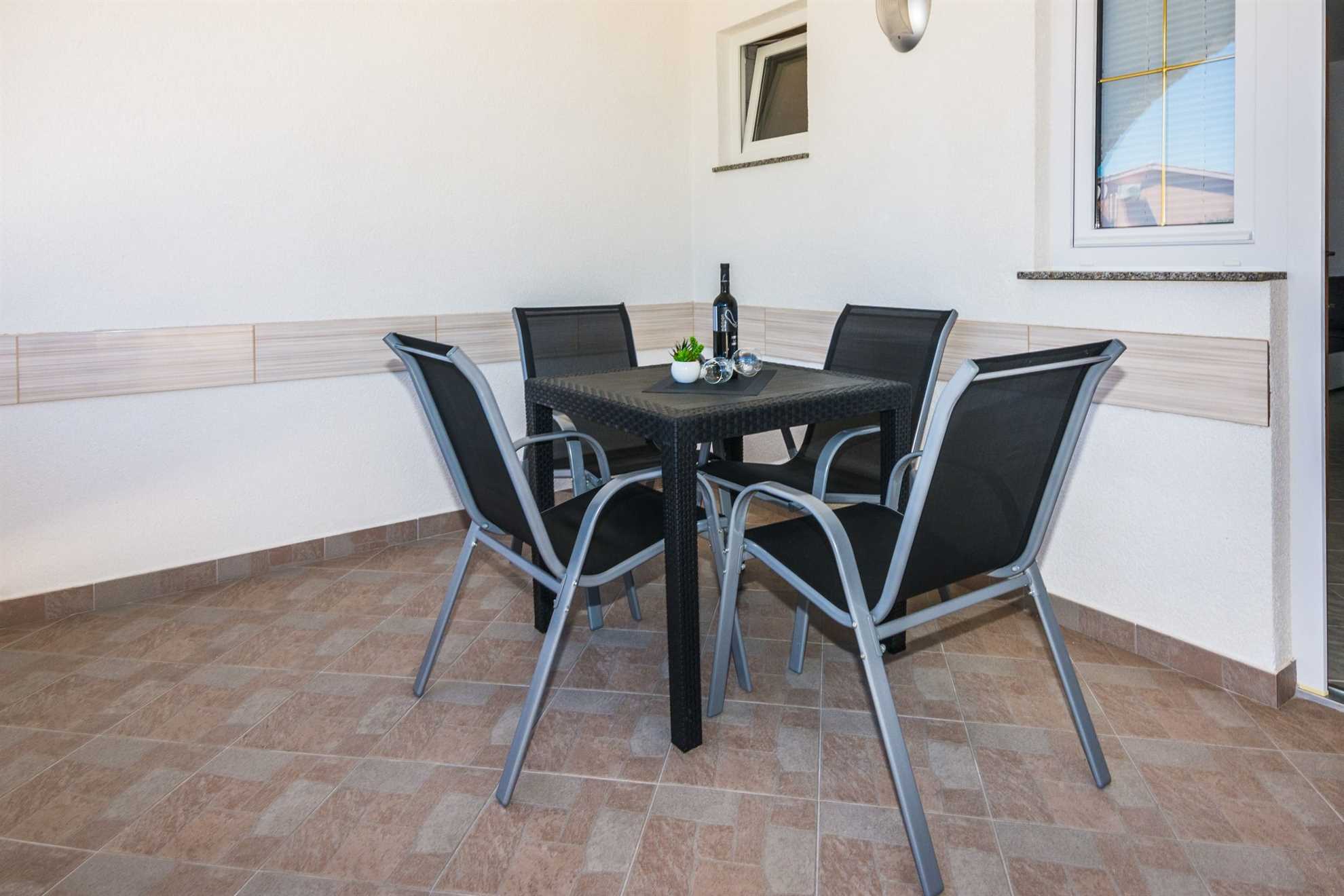 Ideal for 4 persons | air conditioning, WiFi, satellite tv, BBQ