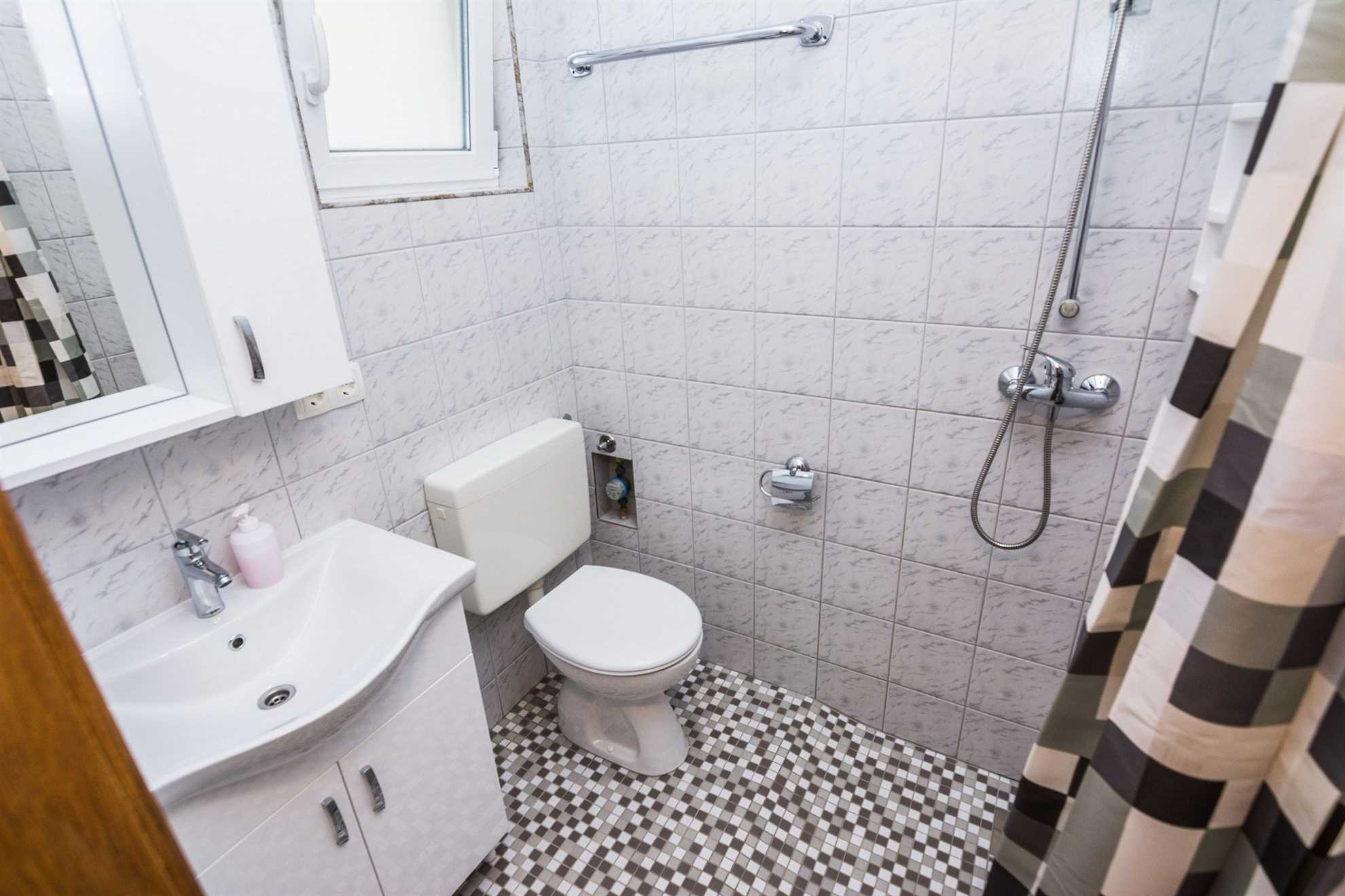 Ideal for 4 persons | air conditioning, WiFi, satellite tv, BBQ