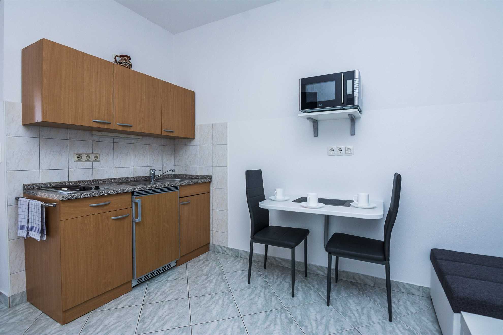 250m from beach | apartment ideal for 4 per.
