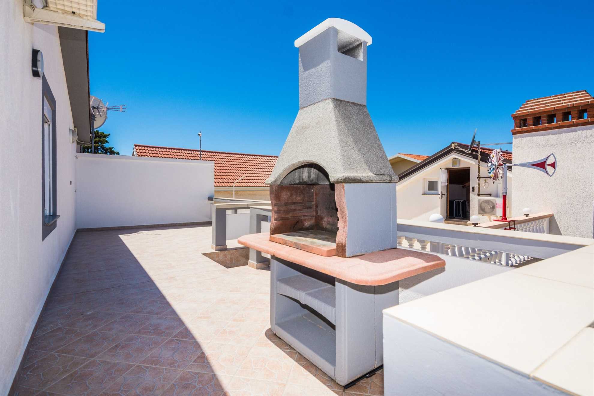 250m from beach | apartment ideal for 4 per.