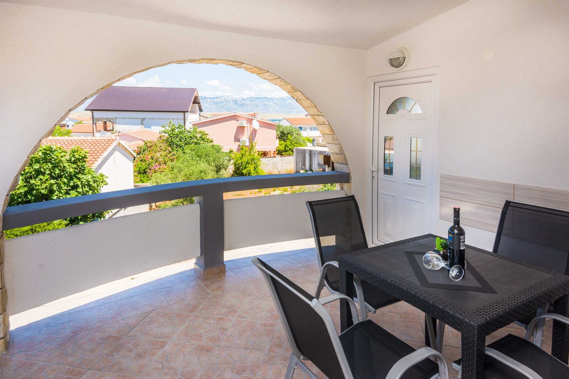 Apartment for 2-4 persons | 250 m from beach | fully equipped