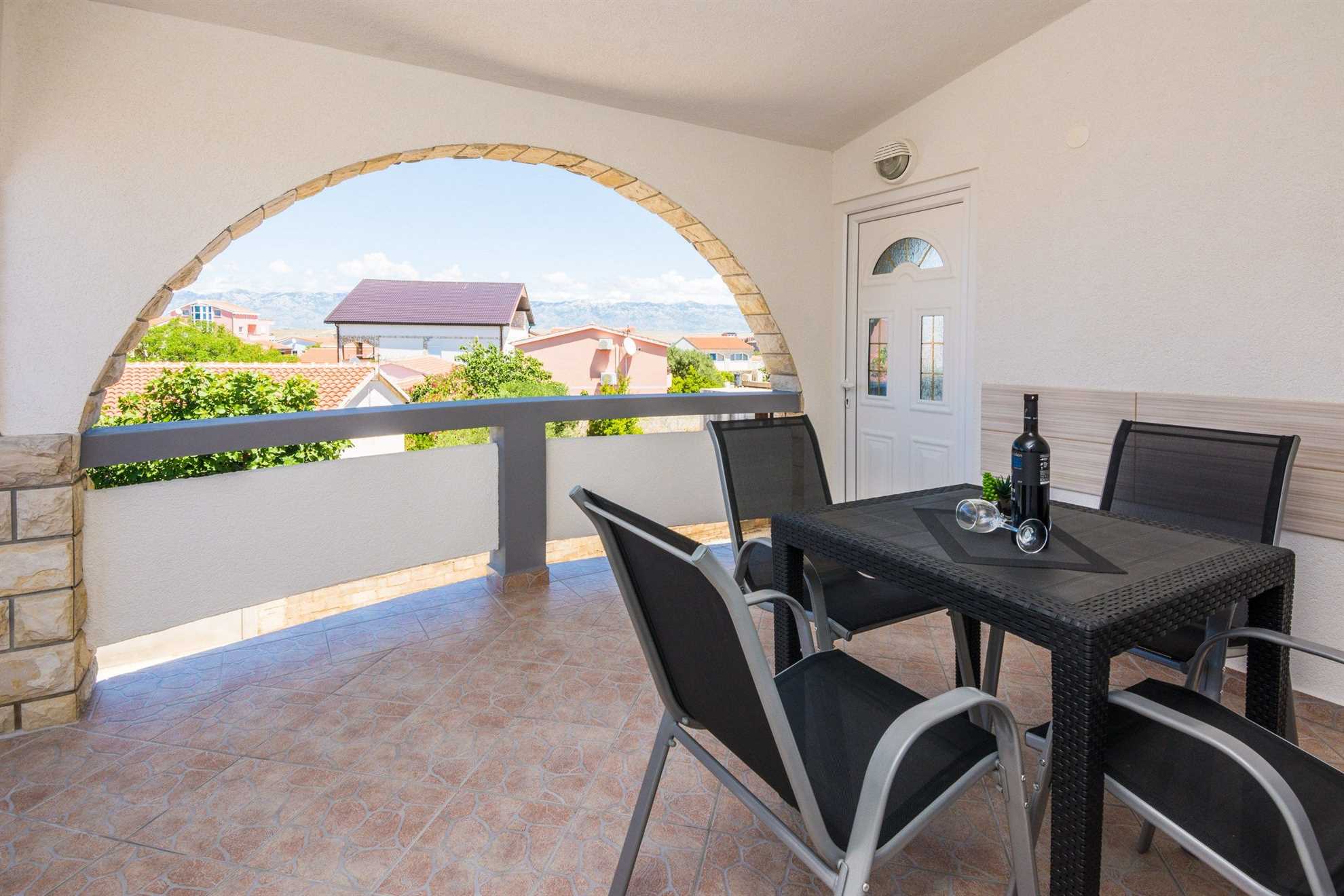 Apartment for 2-4 persons | 250 m from beach | fully equipped