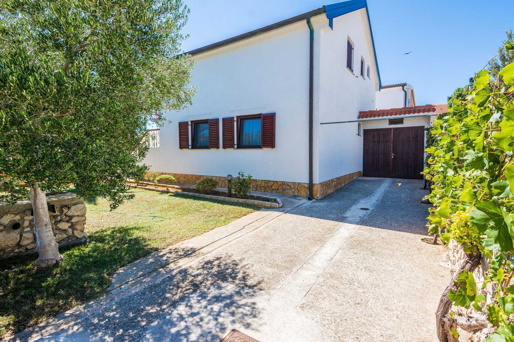 3 stars apartment | 300 m from sea and beach | ideal for 4 pers.