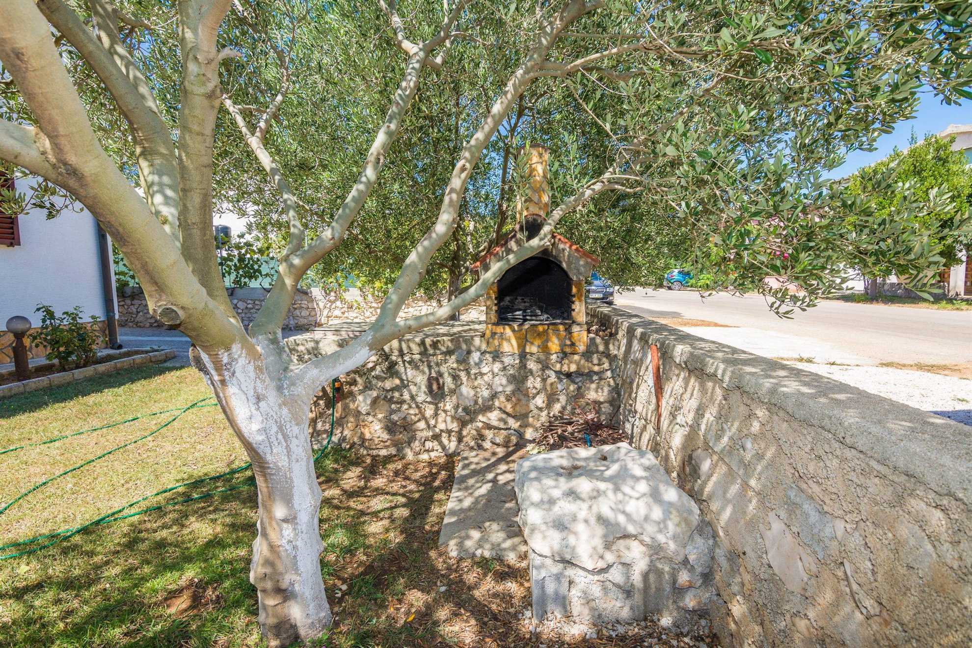 3 stars apartment | 300 m from sea and beach | ideal for 4 pers.
