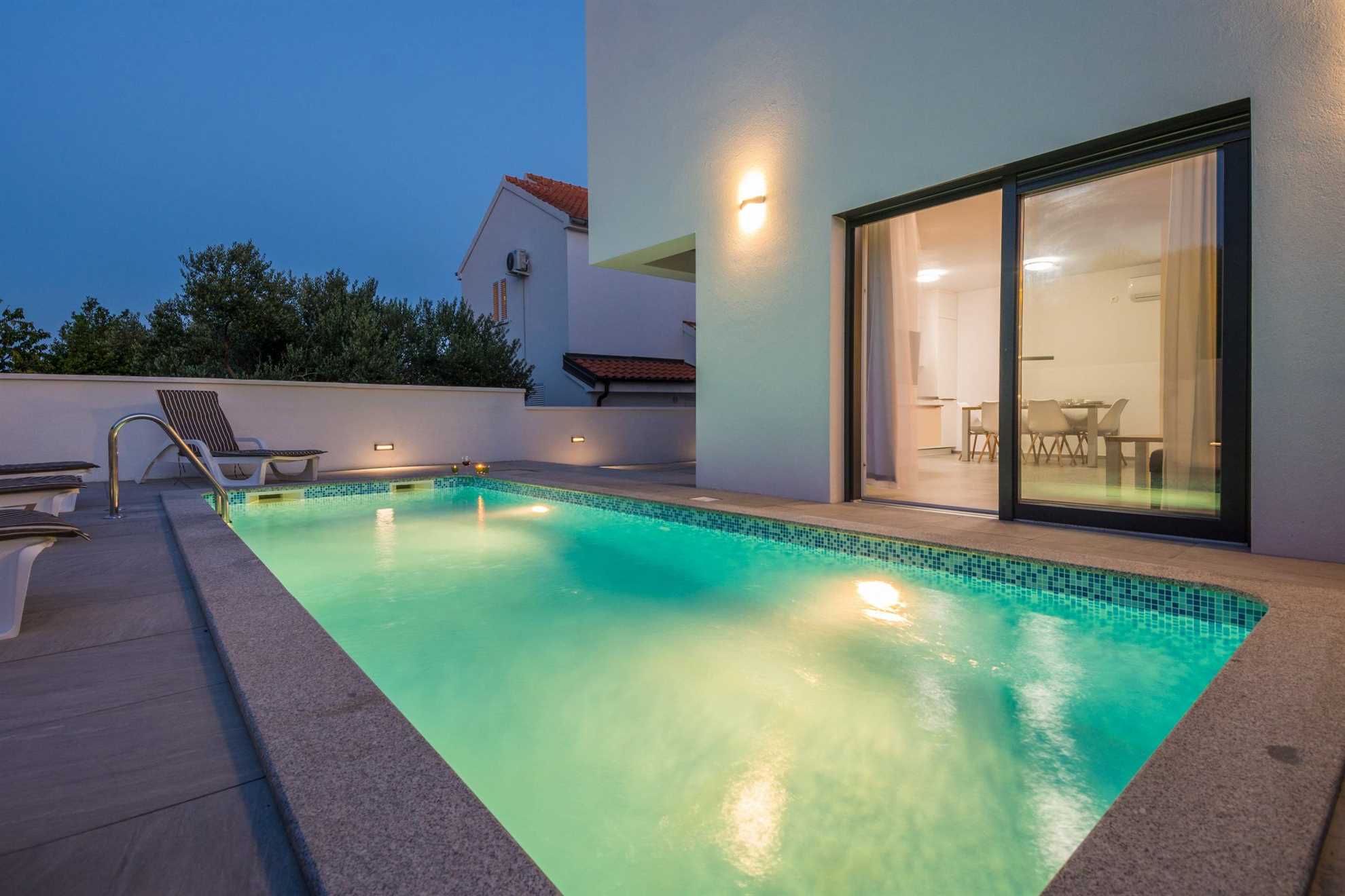 Luxurious | Private pool | Apartment  for 4-6 persons | Air conditioning, satelite tv, wifi Internet