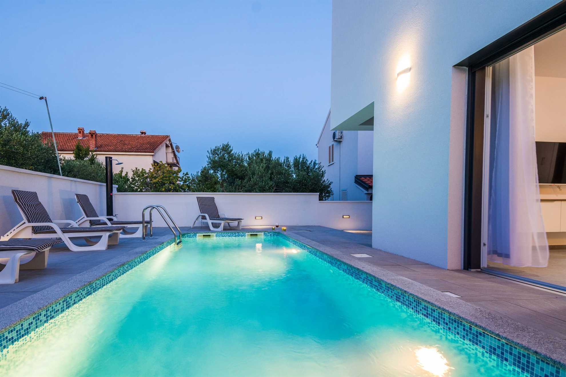 Luxurious | Private pool | Apartment  for 4-6 persons | Air conditioning, satelite tv, wifi Internet