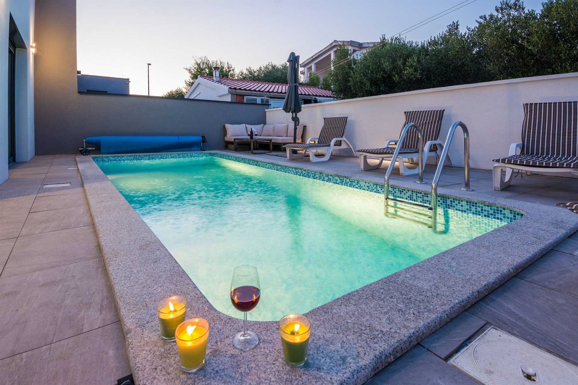 Luxurious | Private pool | Apartment  for 4-6 persons | Air conditioning, satelite tv, wifi Internet