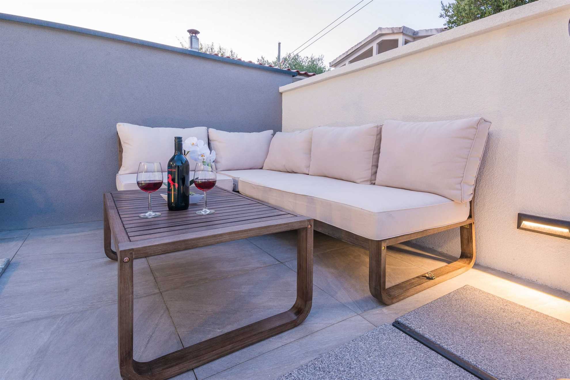 Luxurious | Private pool | Apartment  for 4-6 persons | Air conditioning, satelite tv, wifi Internet