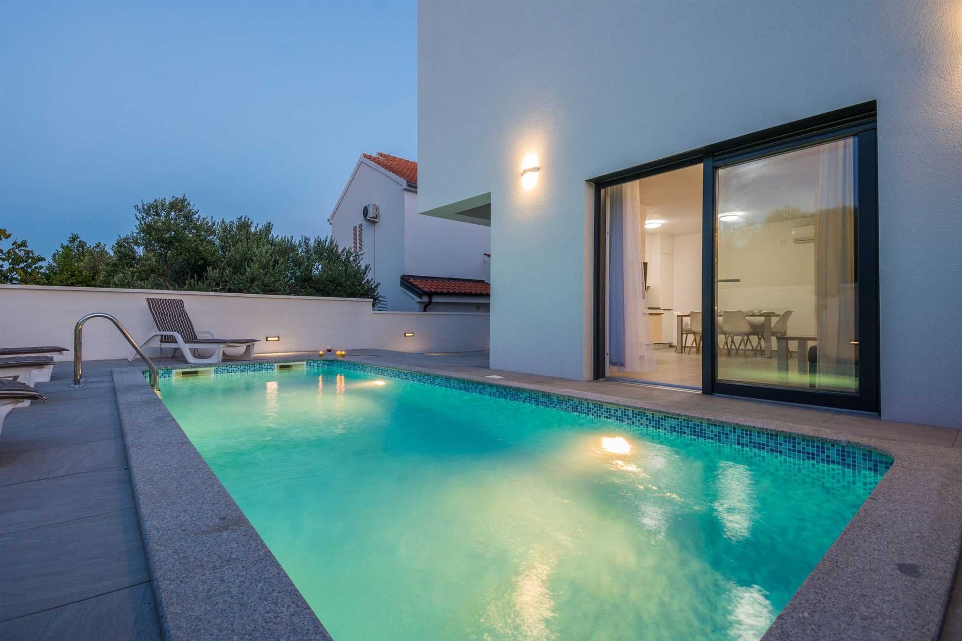 Luxurious | Private pool | Apartment  for 4-6 persons | Air conditioning, satelite tv, wifi Internet