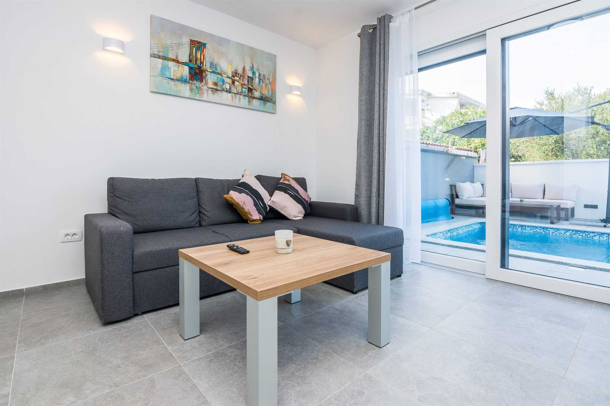 Luxurious | Private pool | Apartment  for 4-6 persons | Air conditioning, satelite tv, wifi Internet