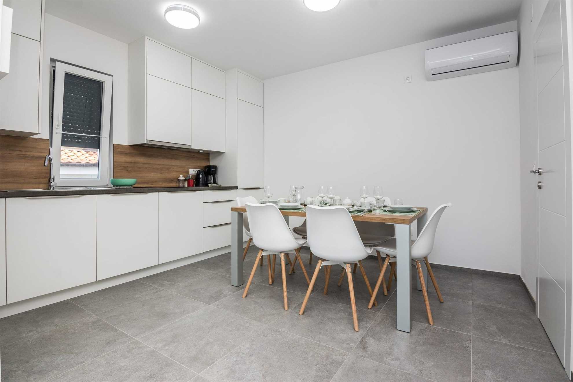 Luxurious | Private pool | Apartment  for 4-6 persons | Air conditioning, satelite tv, wifi Internet