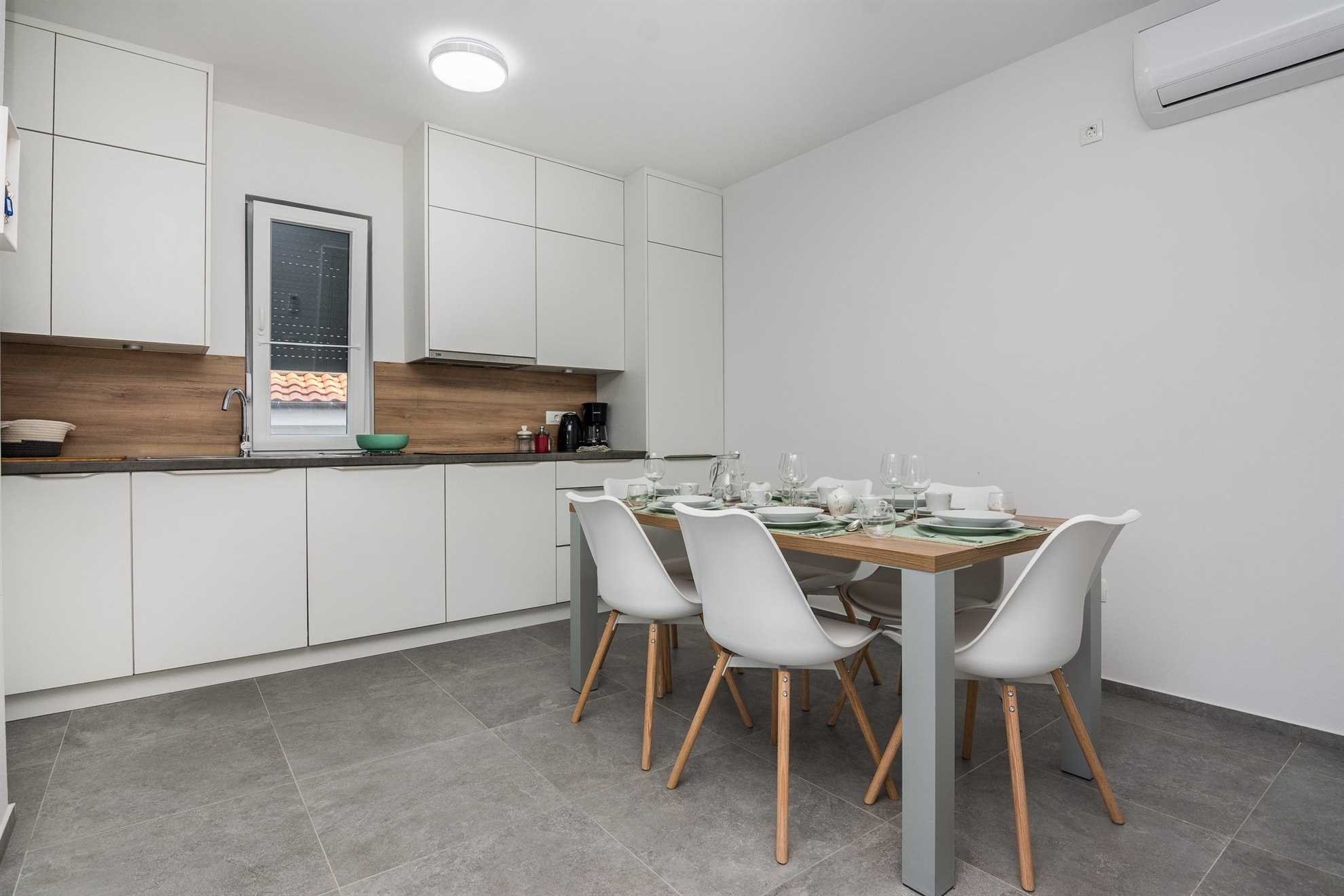 Luxurious | Private pool | Apartment  for 4-6 persons | Air conditioning, satelite tv, wifi Internet