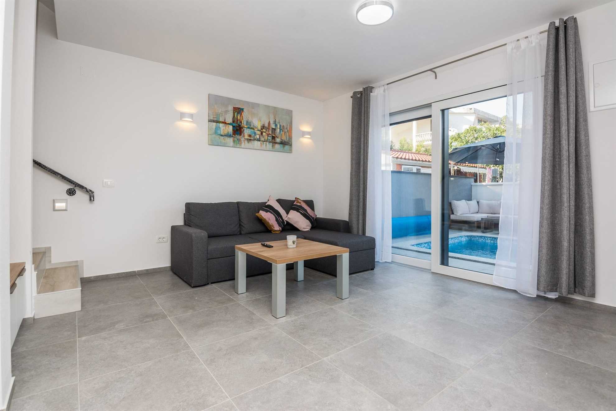 Luxurious | Private pool | Apartment  for 4-6 persons | Air conditioning, satelite tv, wifi Internet