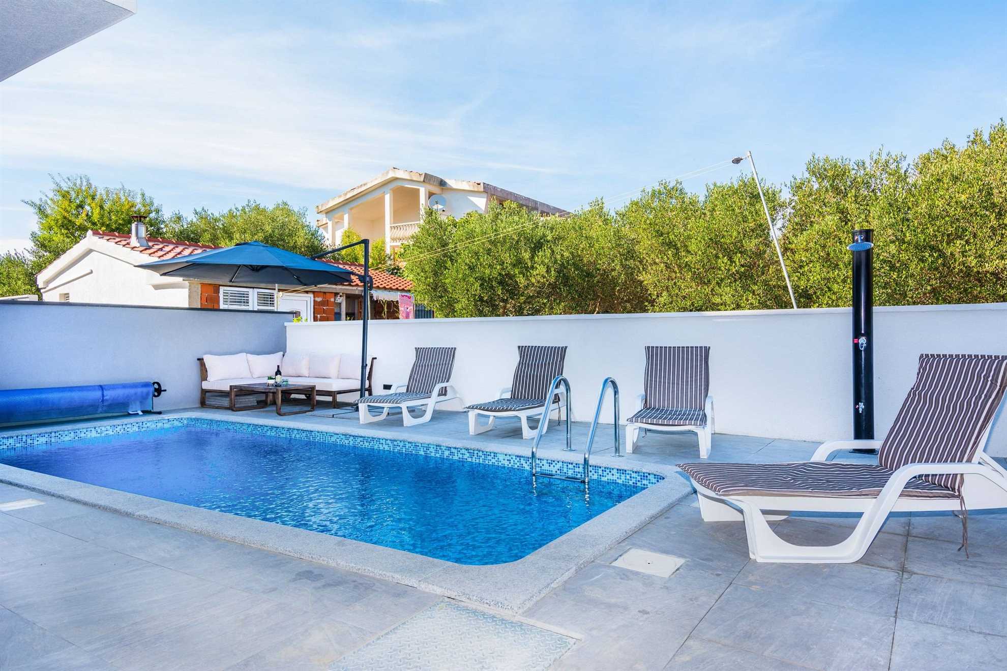 Luxurious | Private pool | Apartment  for 4-6 persons | Air conditioning, satelite tv, wifi Internet