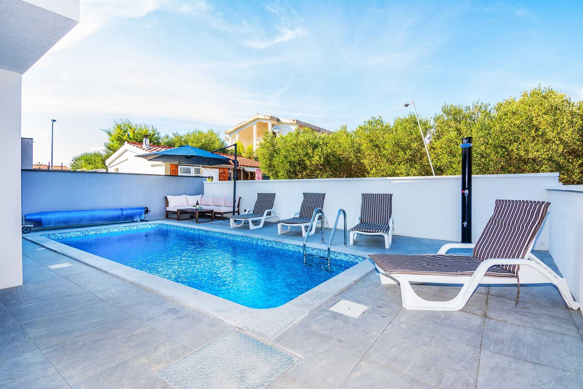 Luxurious | Private pool | Apartment  for 4-6 persons | Air conditioning, satelite tv, wifi Internet