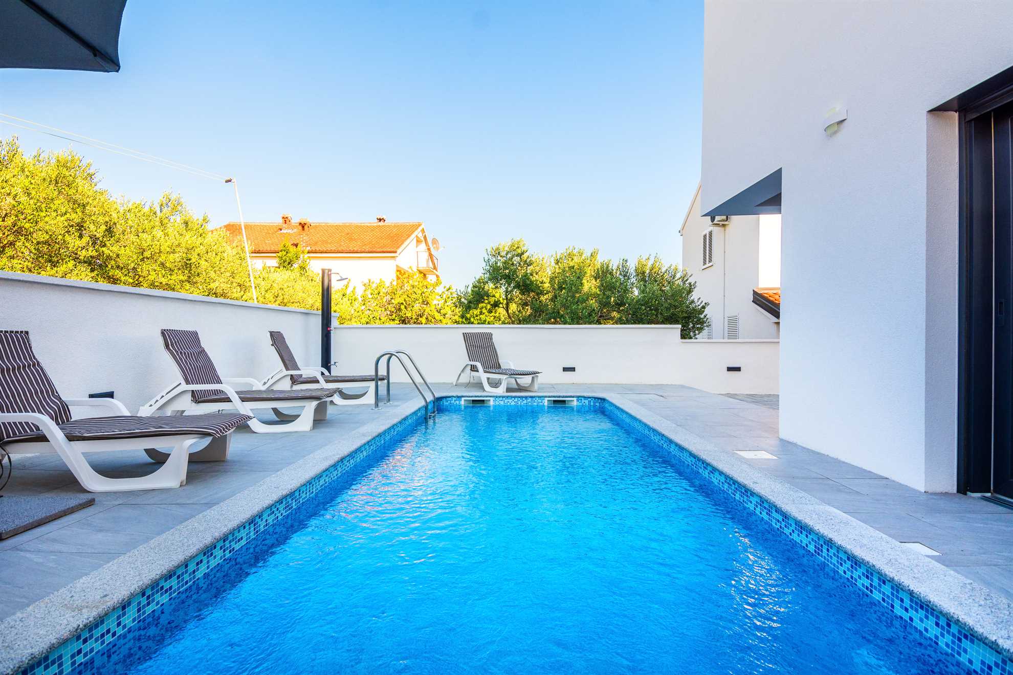 Luxurious | Private pool | Apartment  for 4-6 persons | Air conditioning, satelite tv, wifi Internet