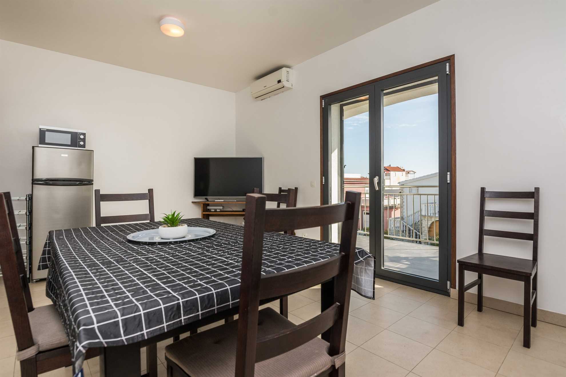 Apartment in a quiet area | for 4-5 persons | Sea view